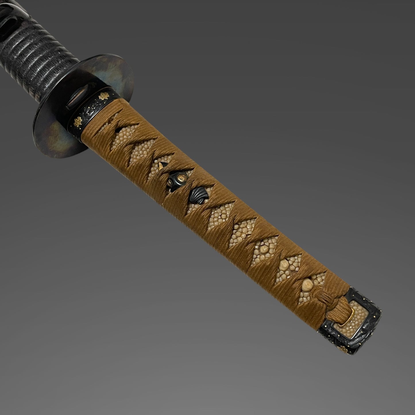 Sue-KOTO KATANA, Shakudo Fuchikashira 赤銅桐波図縁頭, Late Muromachi period mumei