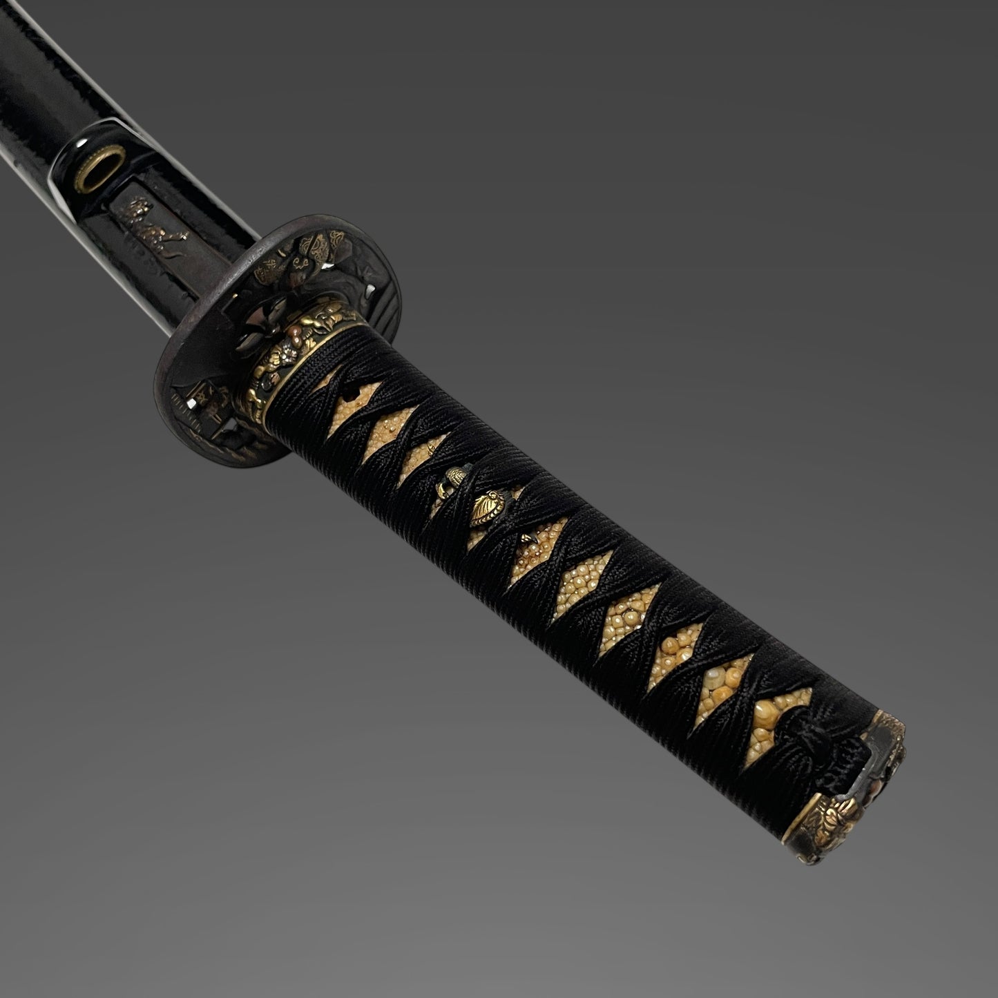 High-grade fittings Wakizashi, Ishiguro Masatsune signed Fuchi, with Kozuka Kogai