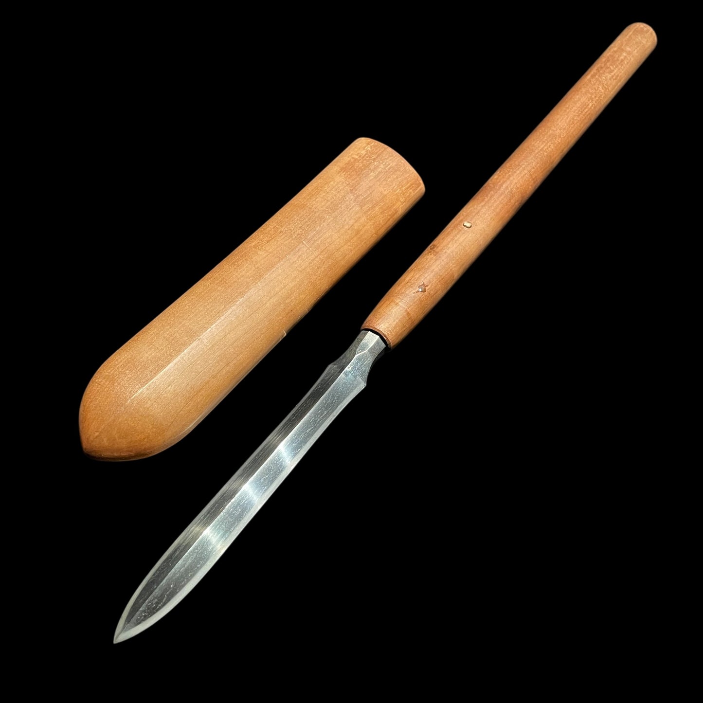 Nobutada 信忠 signed Hirasankaku-Yari 平三角槍, with NBTHK Certificate, Edo period