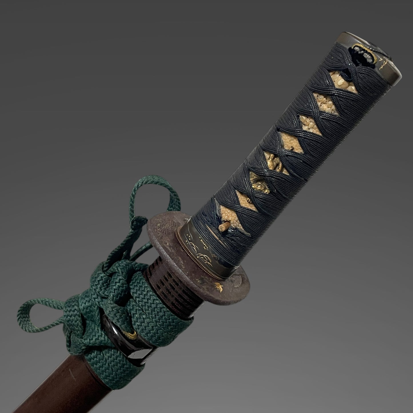Tiger Menuki Wakizashi with Kozuka, Moon and Geese Fittings, Edo period mumei