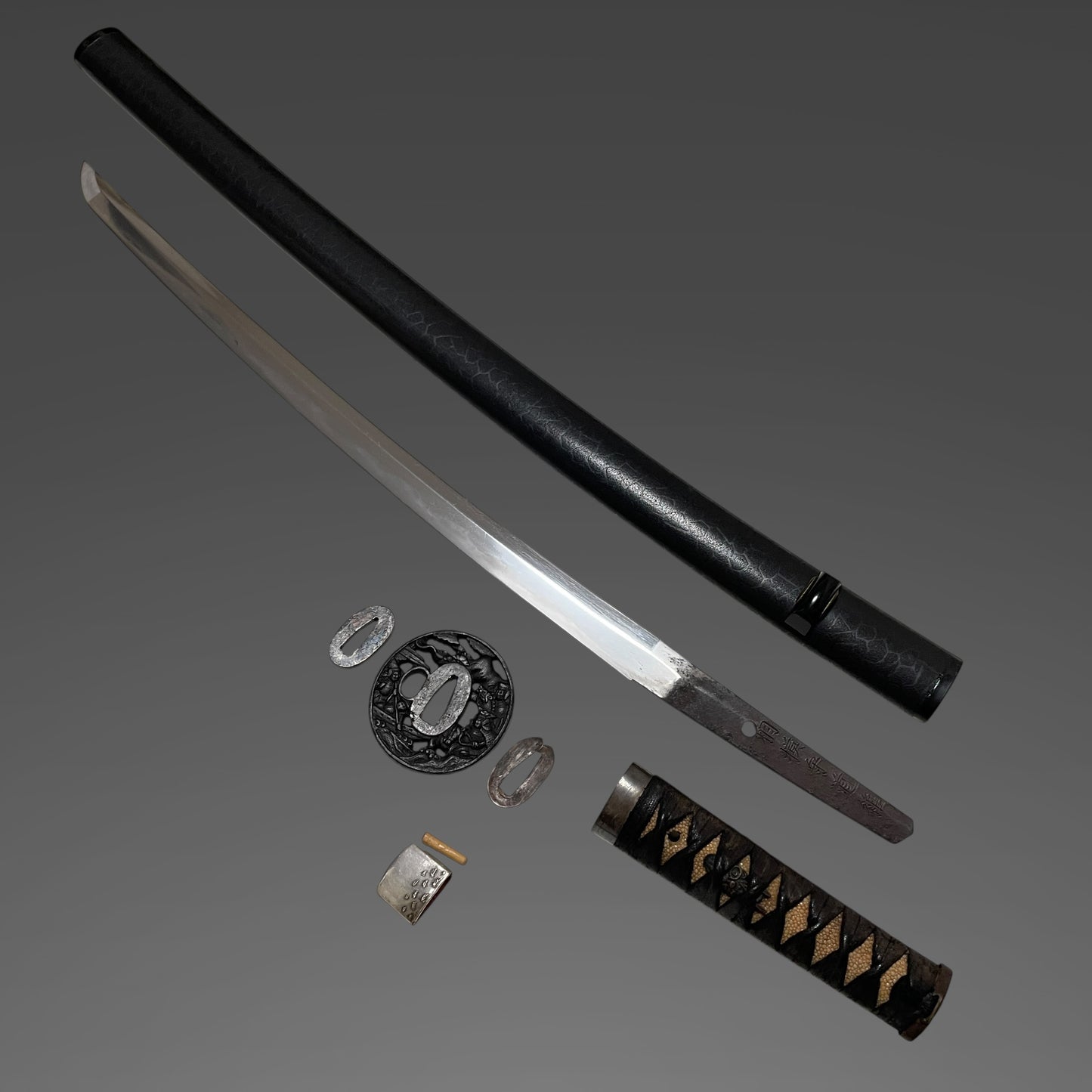 Sagaminokami Michitsugu 相模守道継 signed Wakizashi, Kikkoumon-Saya 亀甲紋鞘, Edo period