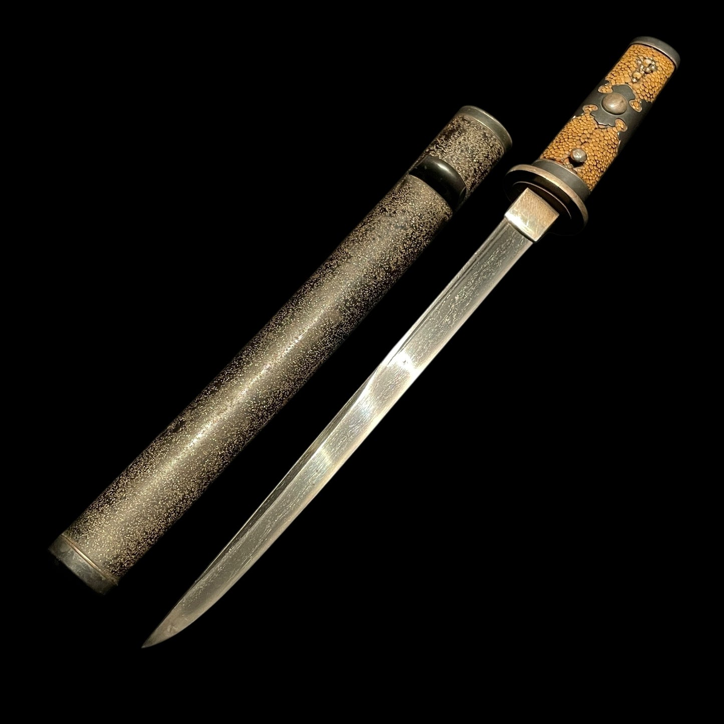 YOROIDOSHI 鎧通し TANTO, Shakudo Fittings, Muromachi period mumei
