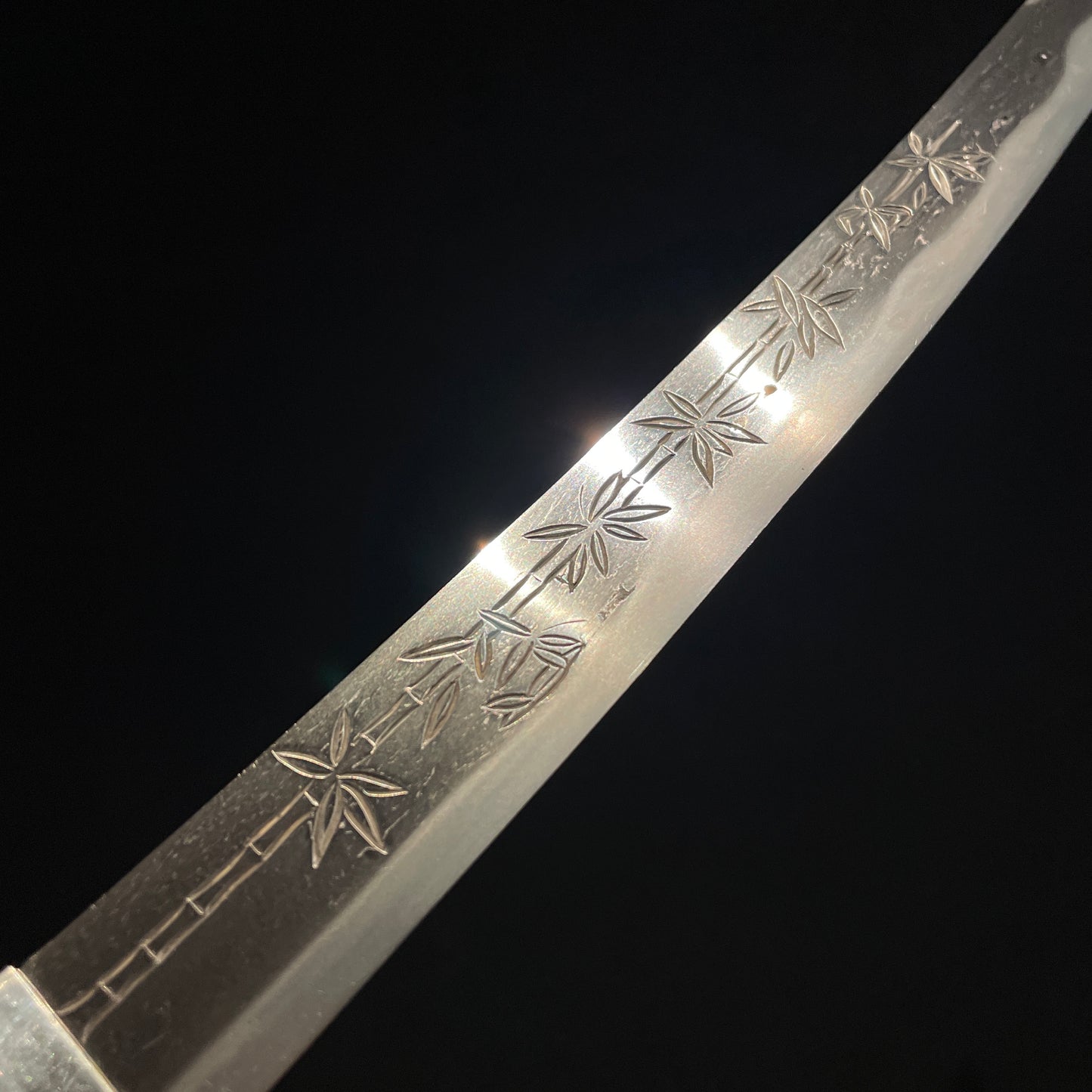 HORIMONO Sasatake 笹竹 TANTO, Muneshige 宗重 signed, Hirazukuri blade