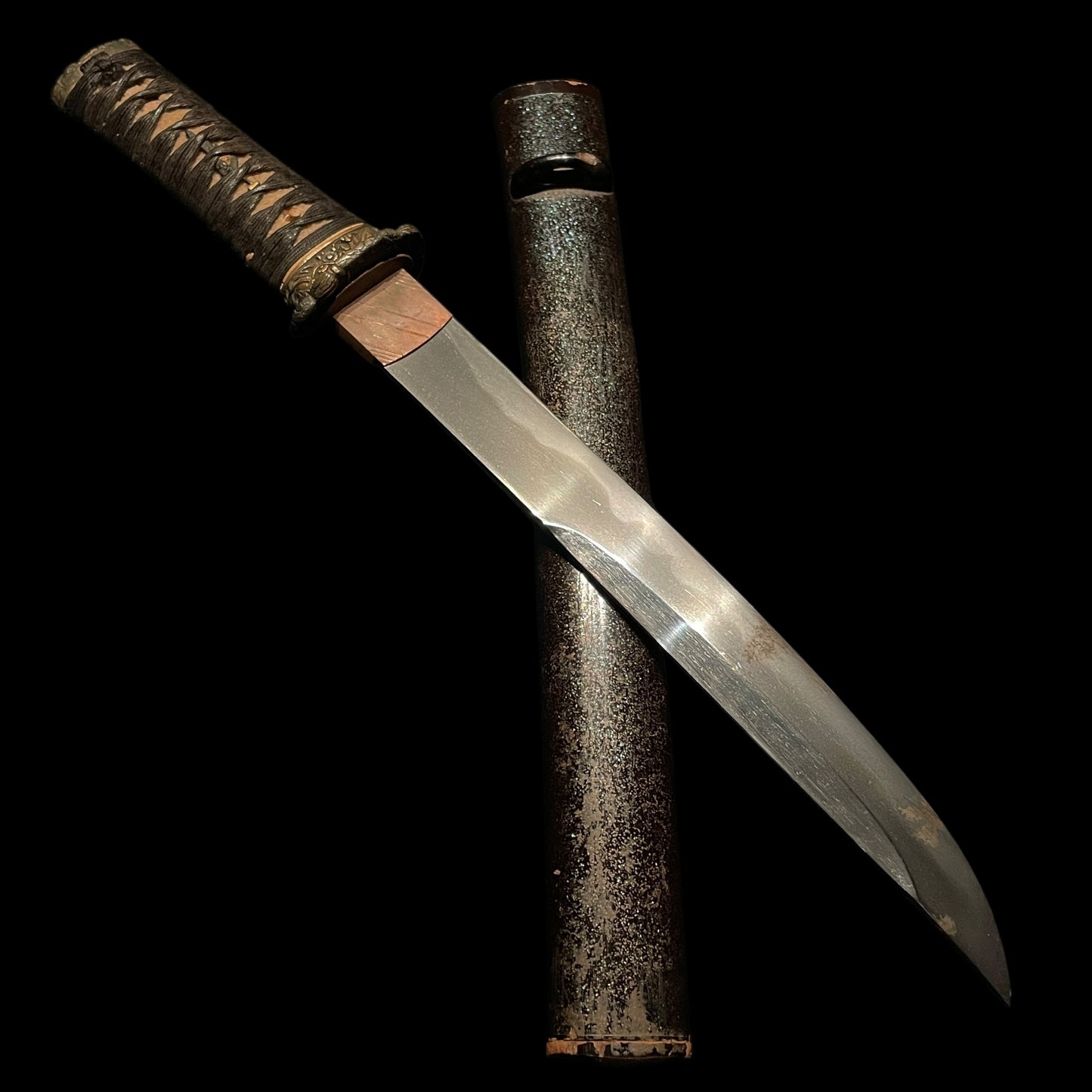 Unokubi TANTO, Mino style Mantis Fuchikashira, 堺包重鶴田新蔵 signed, Hanaguruma Tsuba