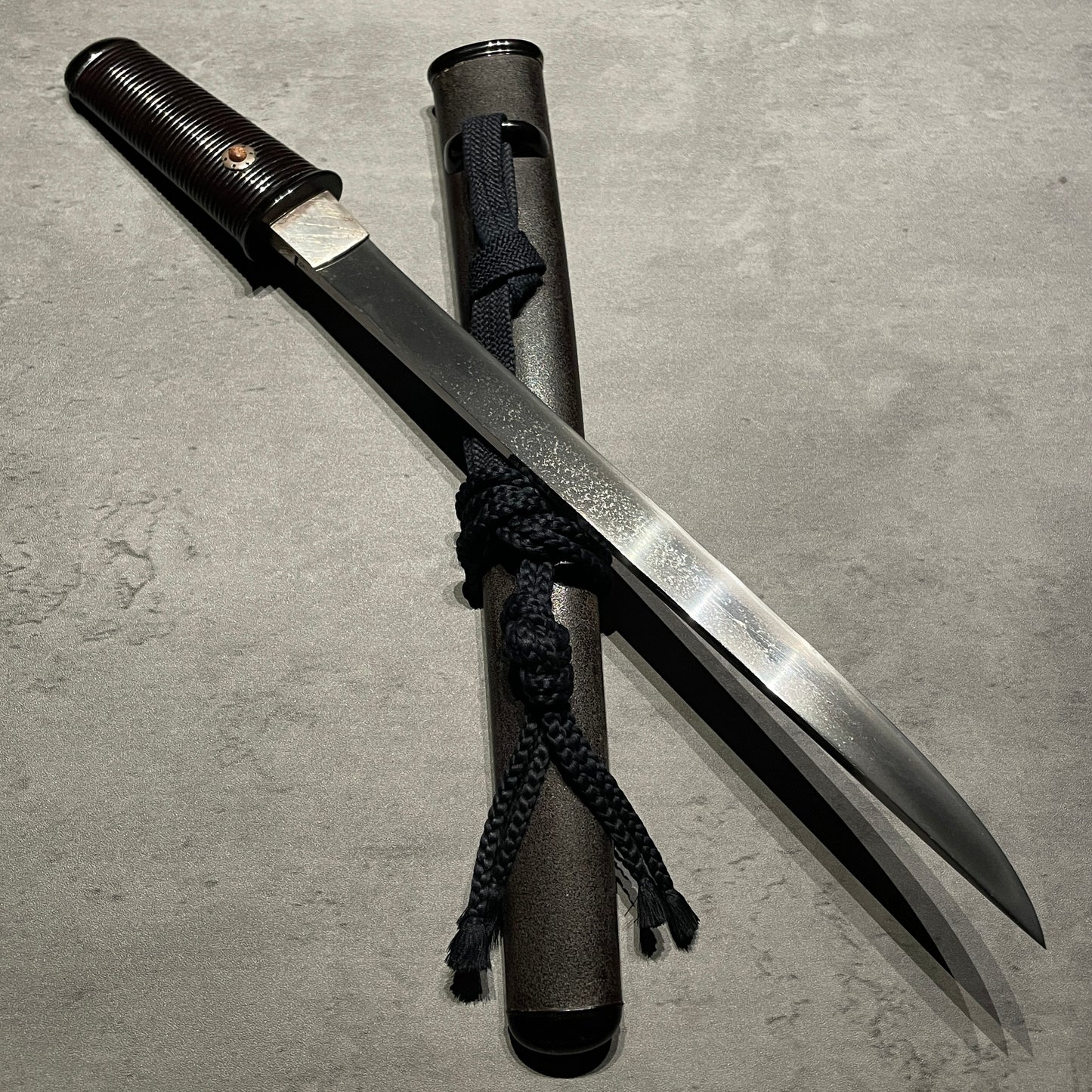 Aikuchi Style TANTO, Bishuosafune Yasumitsu 備州長船康光 signed, Early Muromachi period