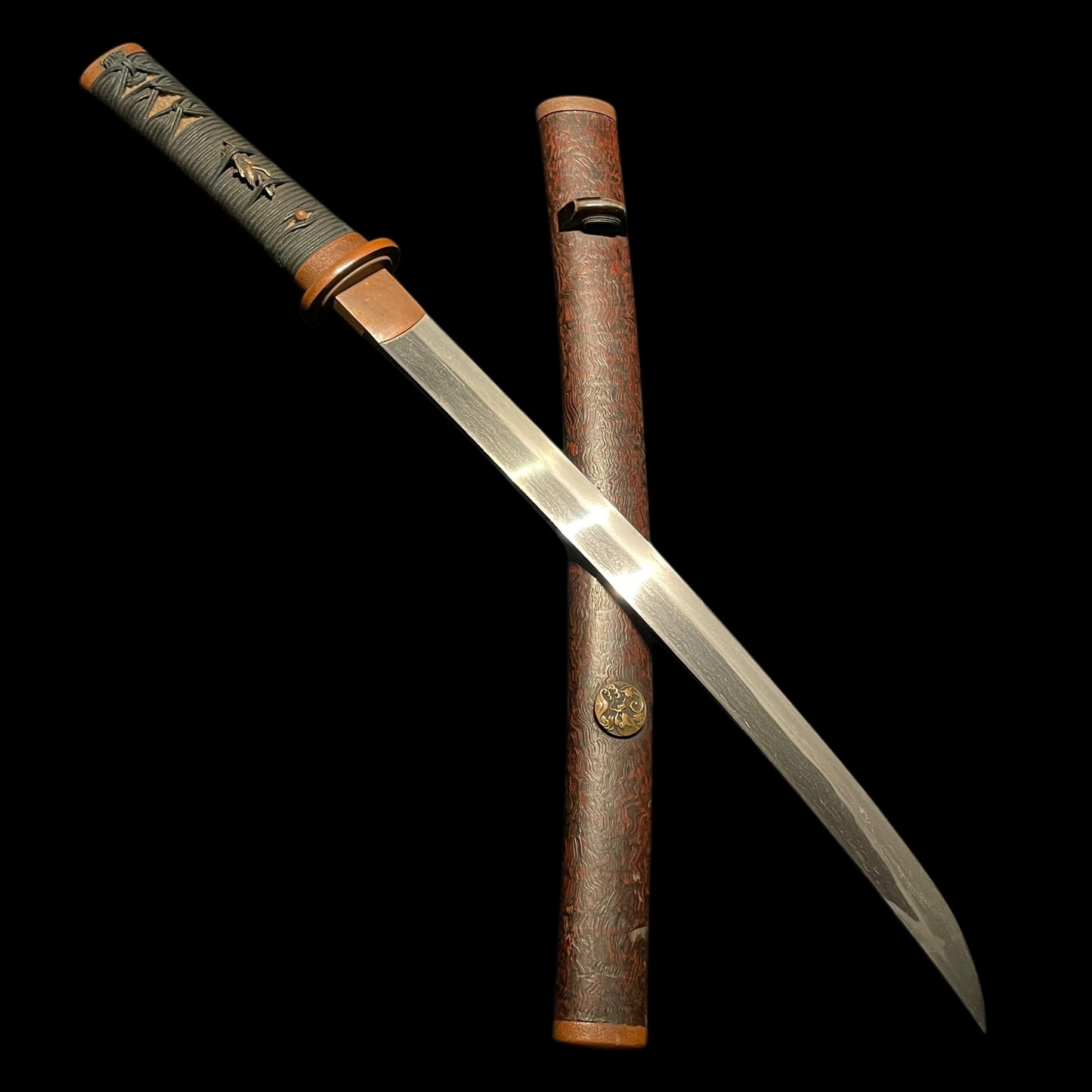 KATAHIRAZUKURI 片平造 Sunnobi-TANTO 寸延短刀, Masamehada 柾目肌, Copper Fittings