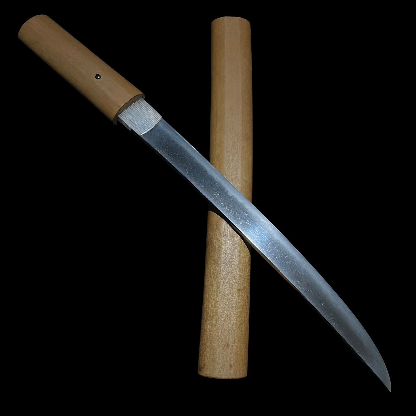 GUNOME-HAMON 互目刃文 TANTO, Kanekiyo 兼清 signed, Muromachi period