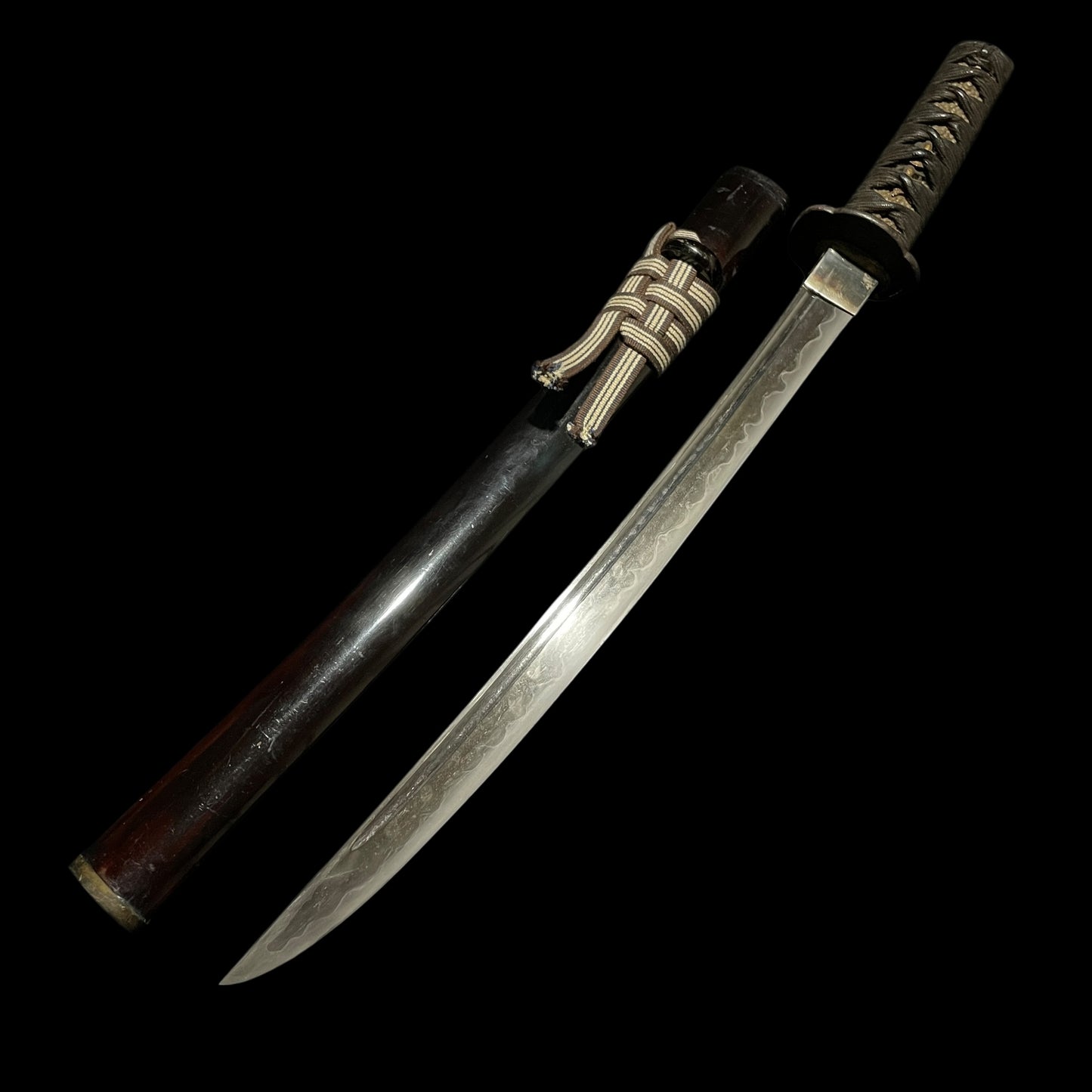 Hirazukuri Wakizashi, Frogs and Willows Fuchi, Bohi 棒樋 blade, Muromachi period mumei