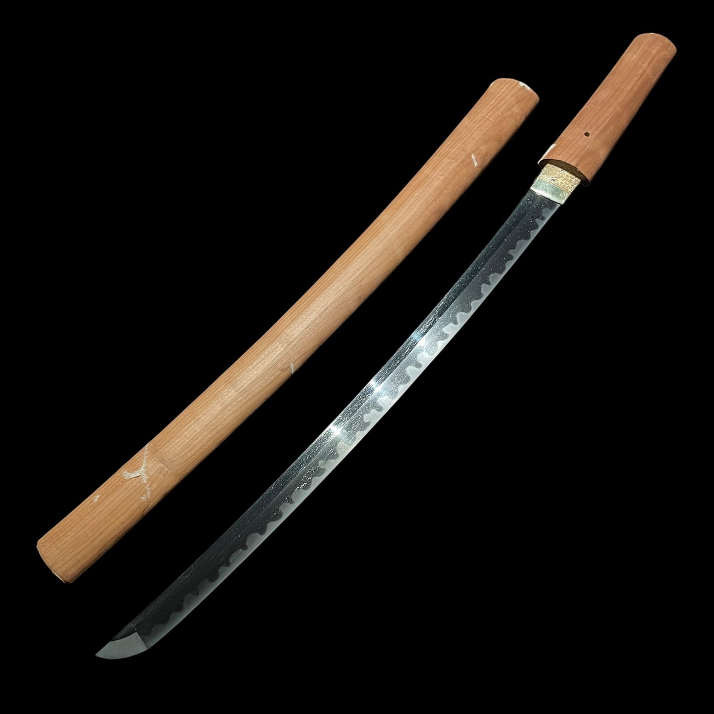 Amazing Gunome-Choji Hamon 互目丁子刃文, Ujifusa 氏房 signed WAKIZASHI, Edo period