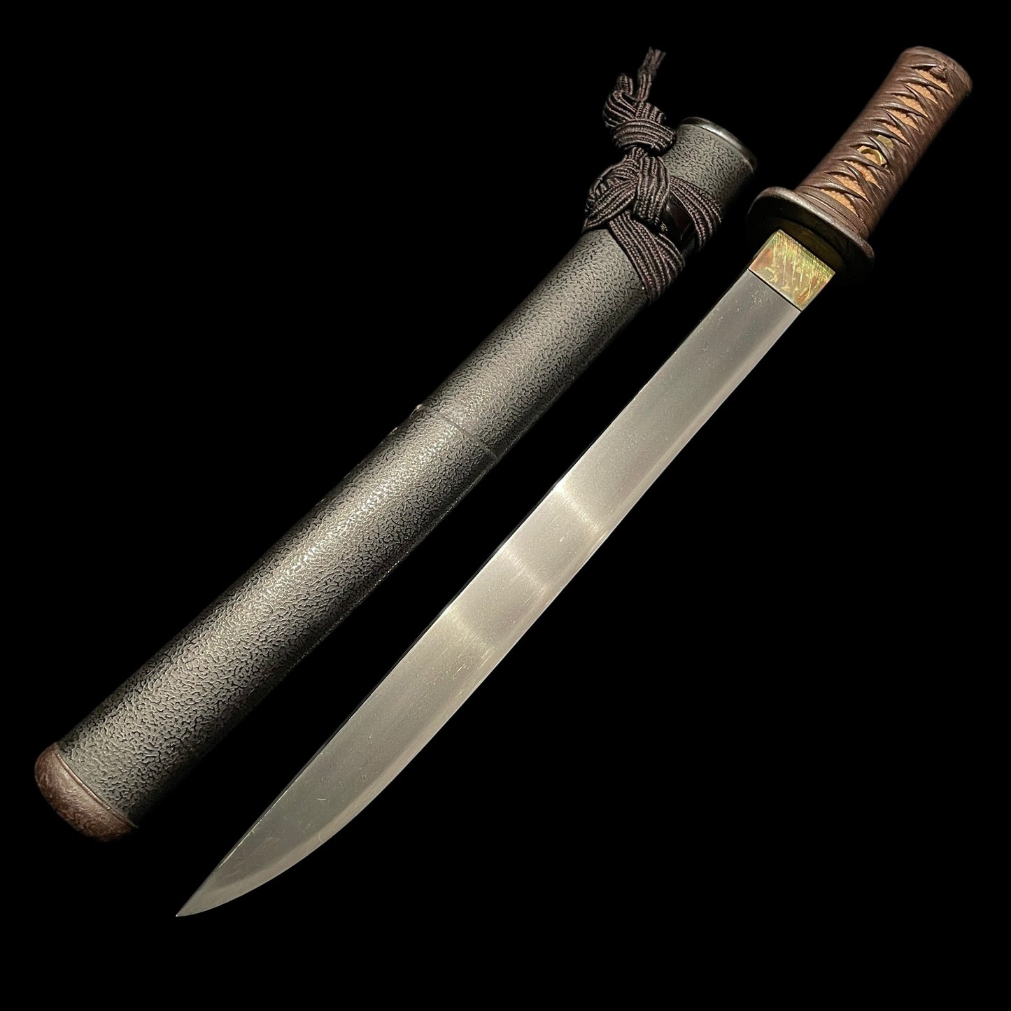 Sunnobi-Tanto 寸延短刀 with Kozuka, Dragonfly Tsuba, Ginkgo Menuki, Late Edo period mumei