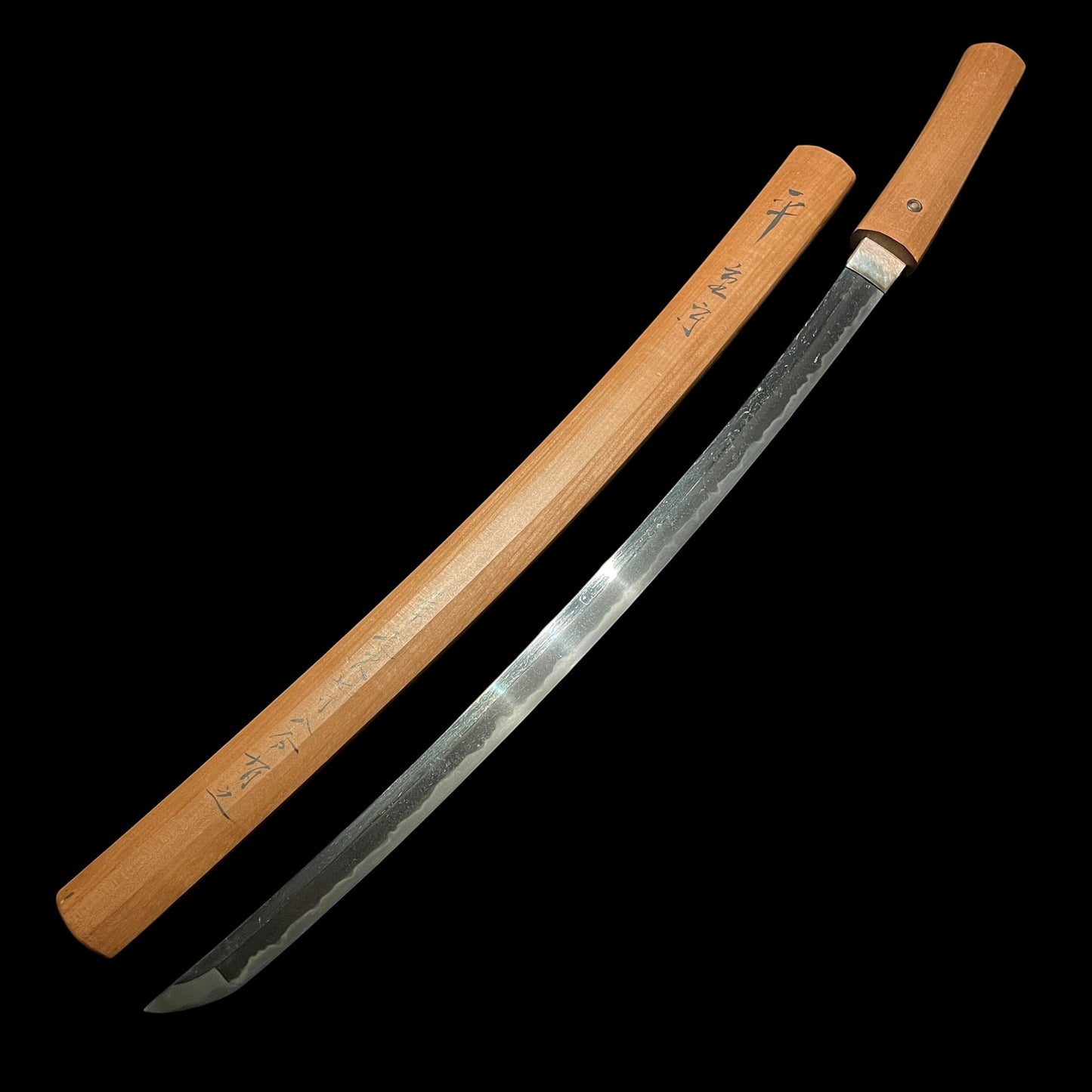 Taira Shigemori 平重守 signed Long Wakizashi, Sayagaki 鞘書き, Muromachi period