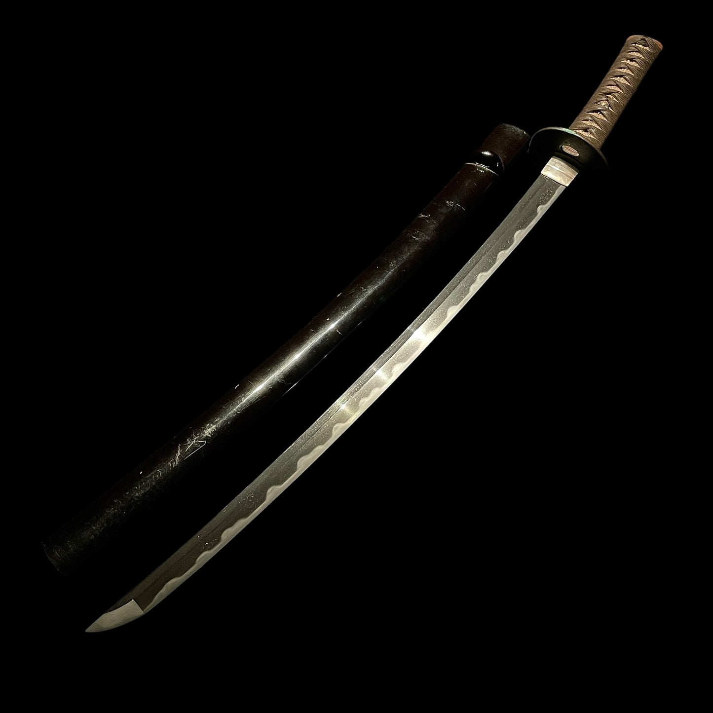Amazing Hamon Sukezane 助真 signed Wakizashi, Copper Fuchikashira, Edo period