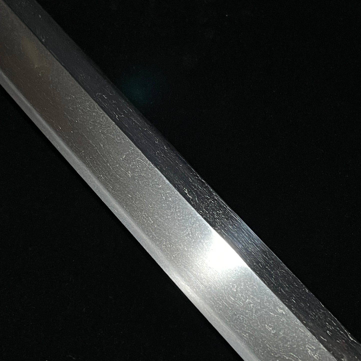 Ryokai Ieyoshi Shobuzukuri Wakizashi, Mid-Muromachi period, Yamashiro School