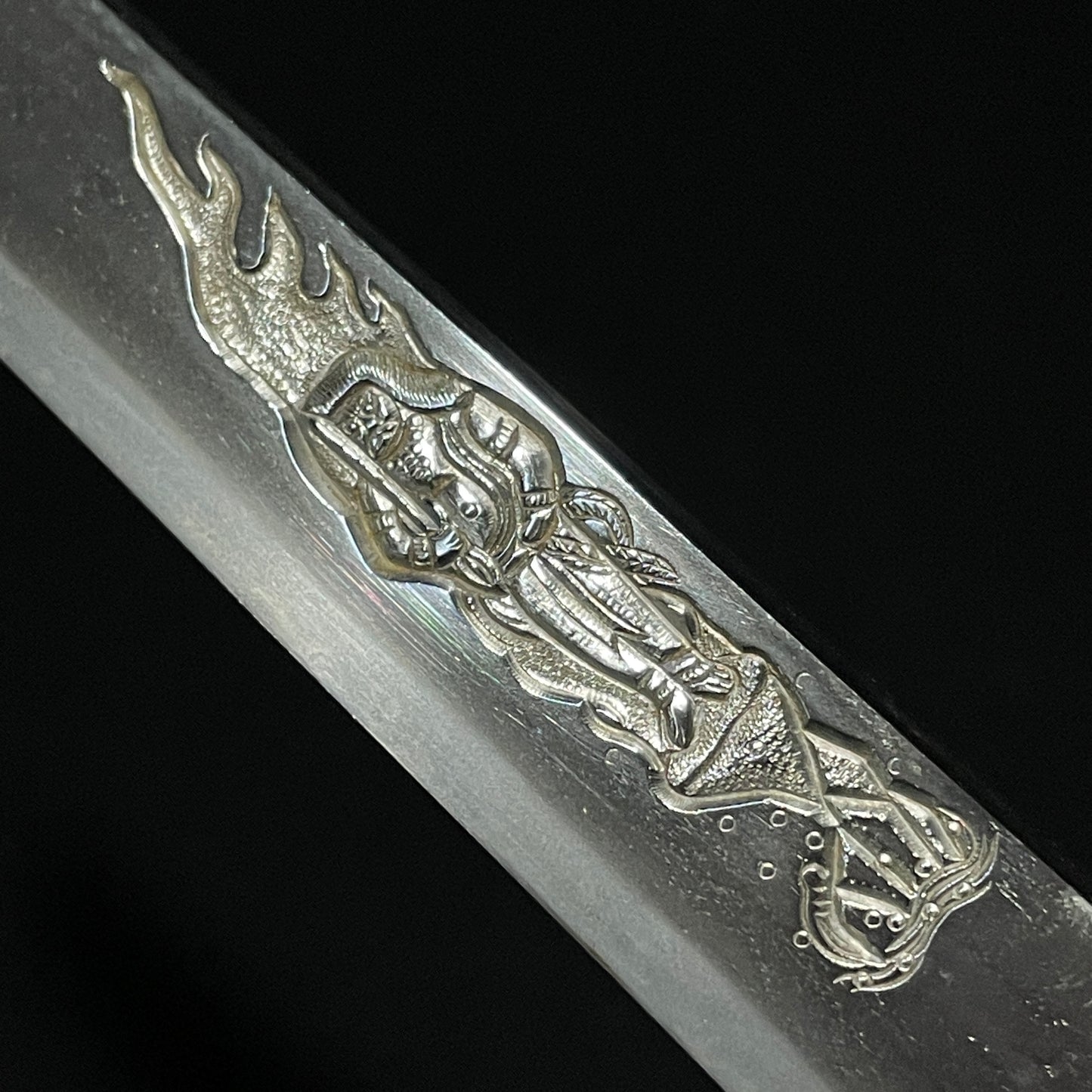 HORIMONO 彫物 Tanto, Fudo-Myoo 不動明王, with Kozuka Kogai, Edo period mumei
