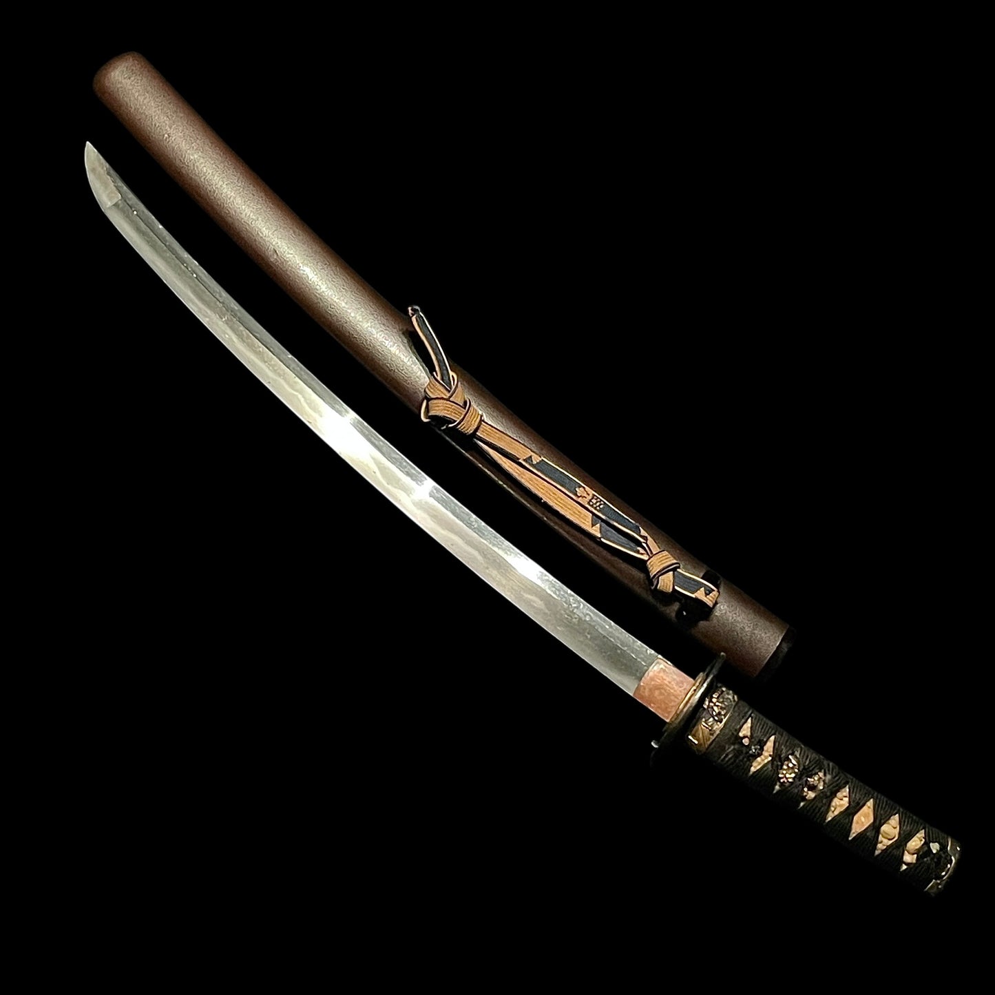 Bishuosafune Munemitsu 備州長船宗光 signed Wakizashi, Samurai Fuchikashira, Muromachi period