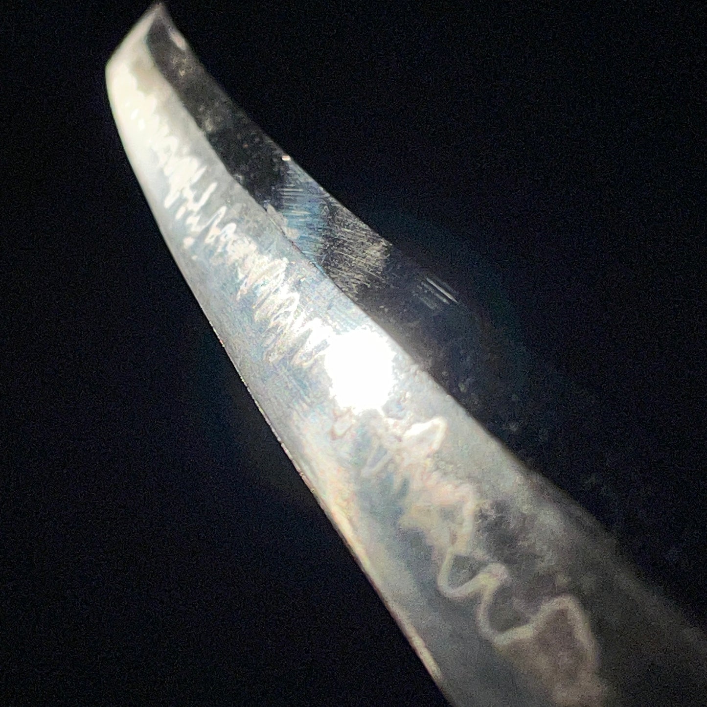 Tsutamon Fuchikashira 蔦紋縁頭 Long Wakizashi, Shakudo Shishi Menuki, Edo period mumei