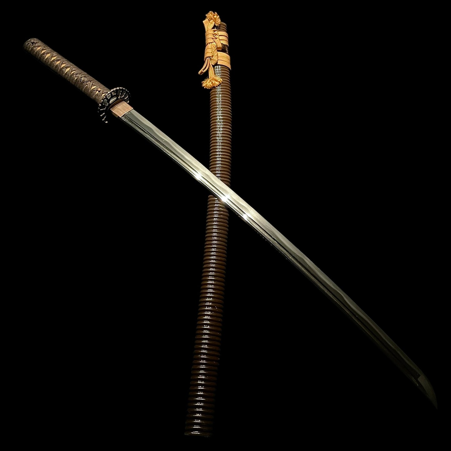 Sendankizami-Saya 千段刻鞘 KATANA, Karisukashi-Tsuba 雁透鍔, Wide blade, Edo period mumei