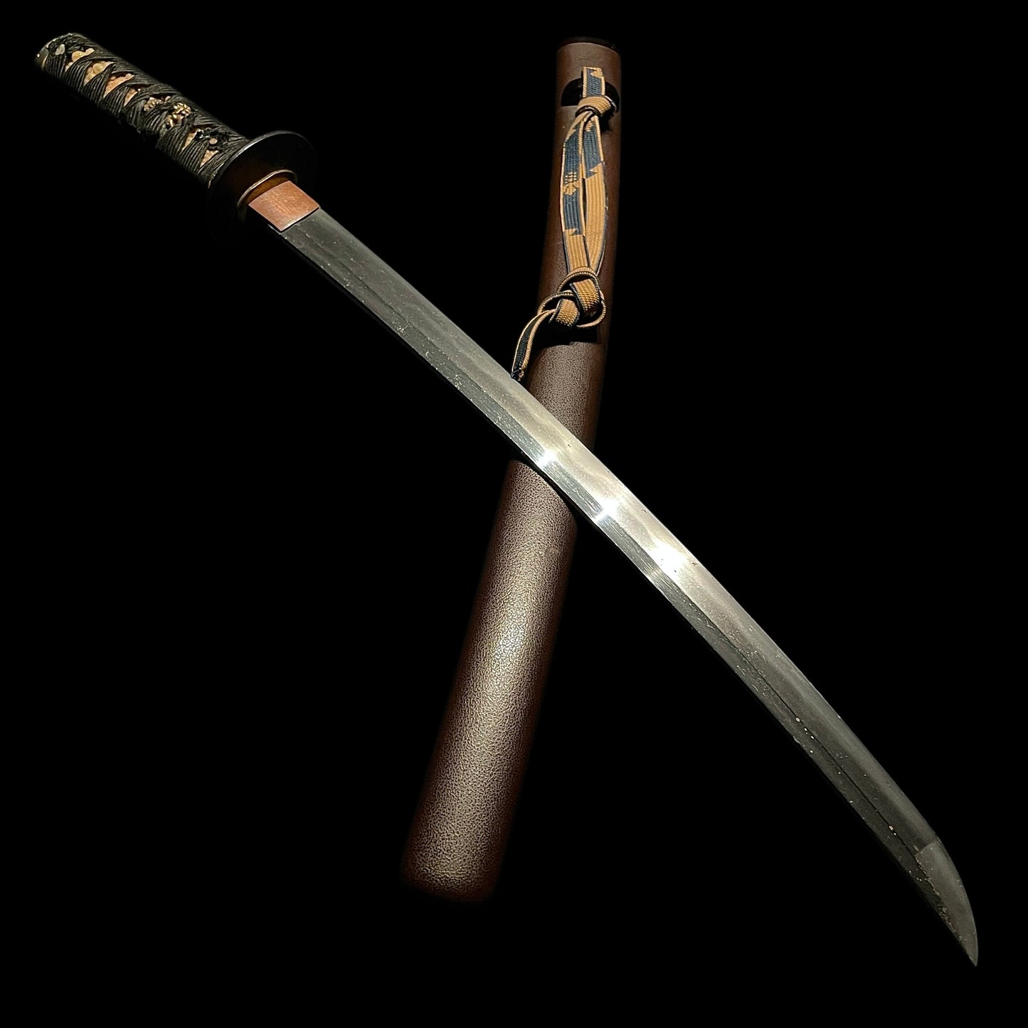 Bishuosafune Munemitsu 備州長船宗光 signed Wakizashi, Samurai Fuchikashira, Muromachi period