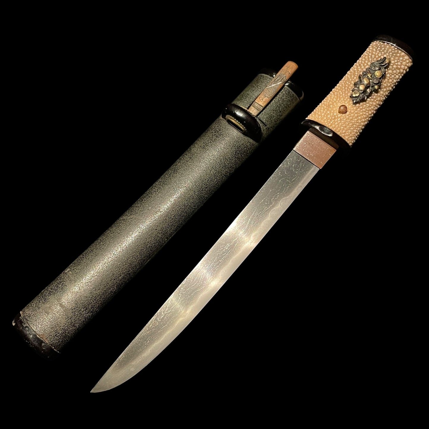 Aikuchi Koshirae Tanto 合口拵短刀, with Brass Kogai, Edo period mumei