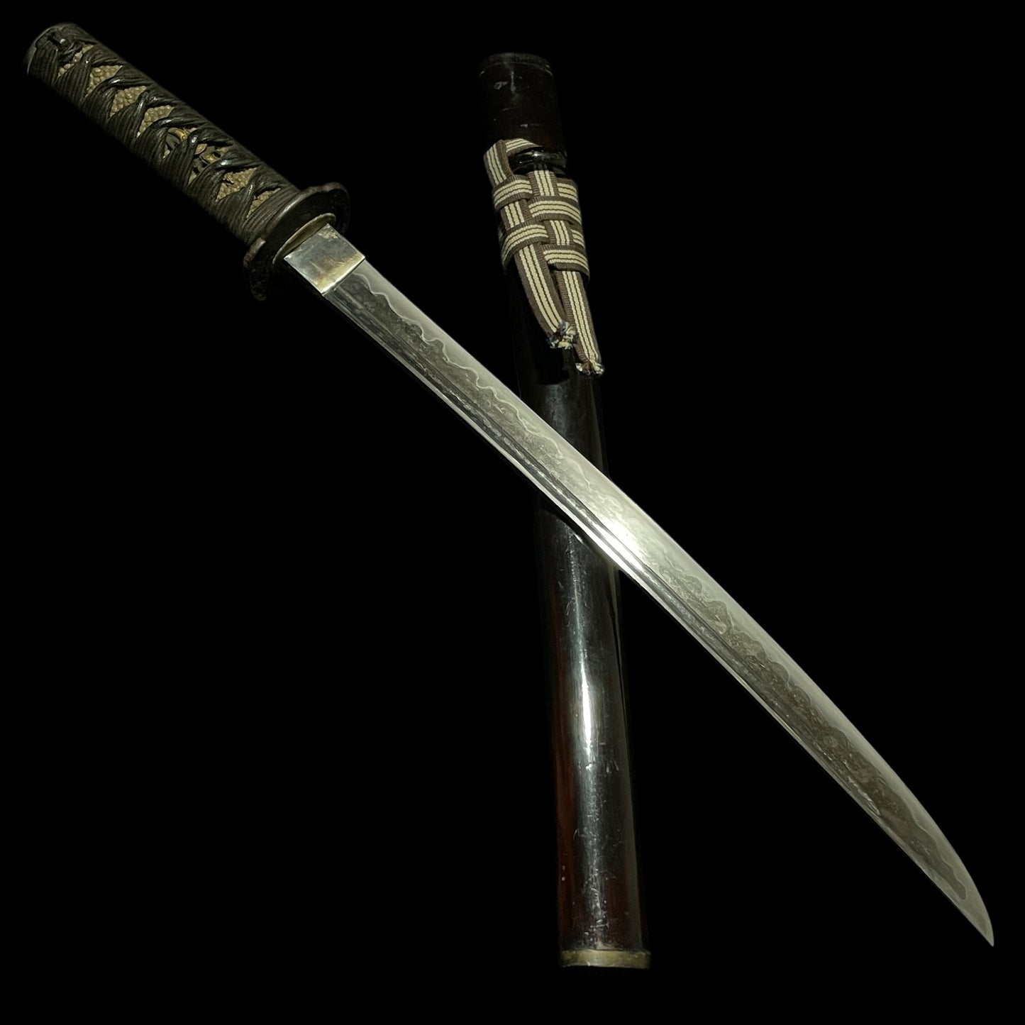 Hirazukuri Wakizashi, Frogs and Willows Fuchi, Bohi 棒樋 blade, Muromachi period mumei