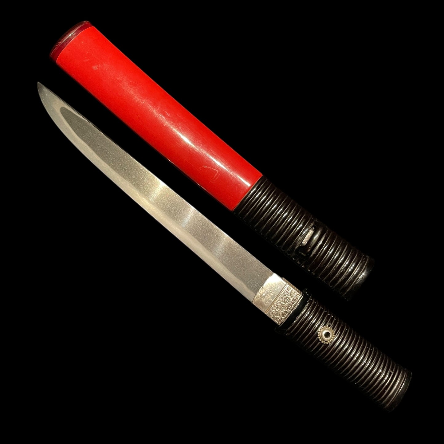 Red Tanto, Koshikizamisaya 腰刻鞘, with Kozuka, Late Edo period mumei
