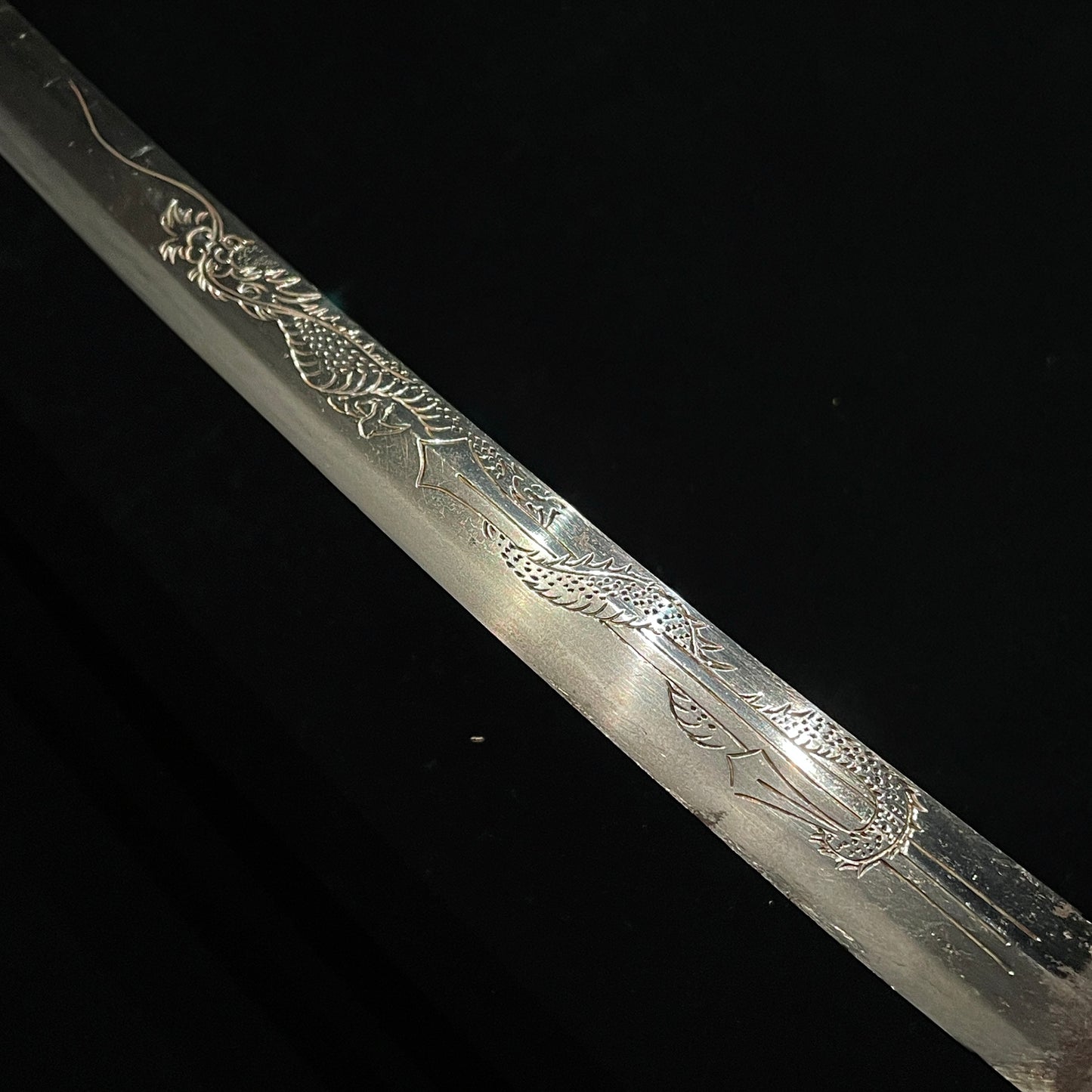 Dragon HORIMONO 彫物 Wakizashi, Noboriryu 昇龍, Bonji 梵字, Edo period mumei