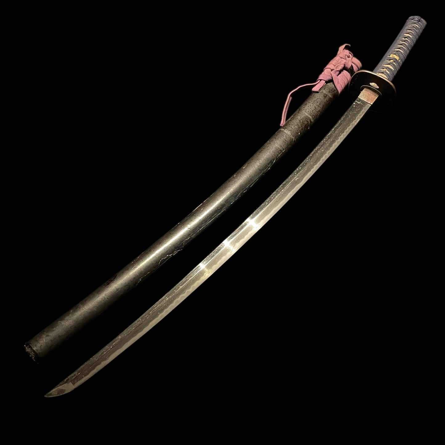 Gunome-Midare KATANA, Plum and Axe Fuchikashira, Muromachi period mumei