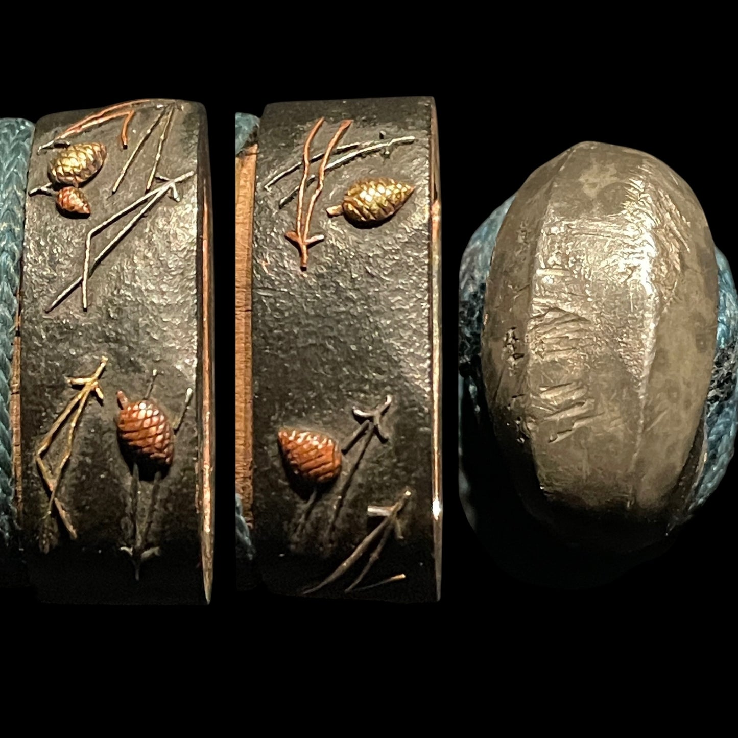 Beautiful Habaki Wakizashi, Pine cones Fuchi, Shakudo Sanmai Tsuba, Edo period mumei