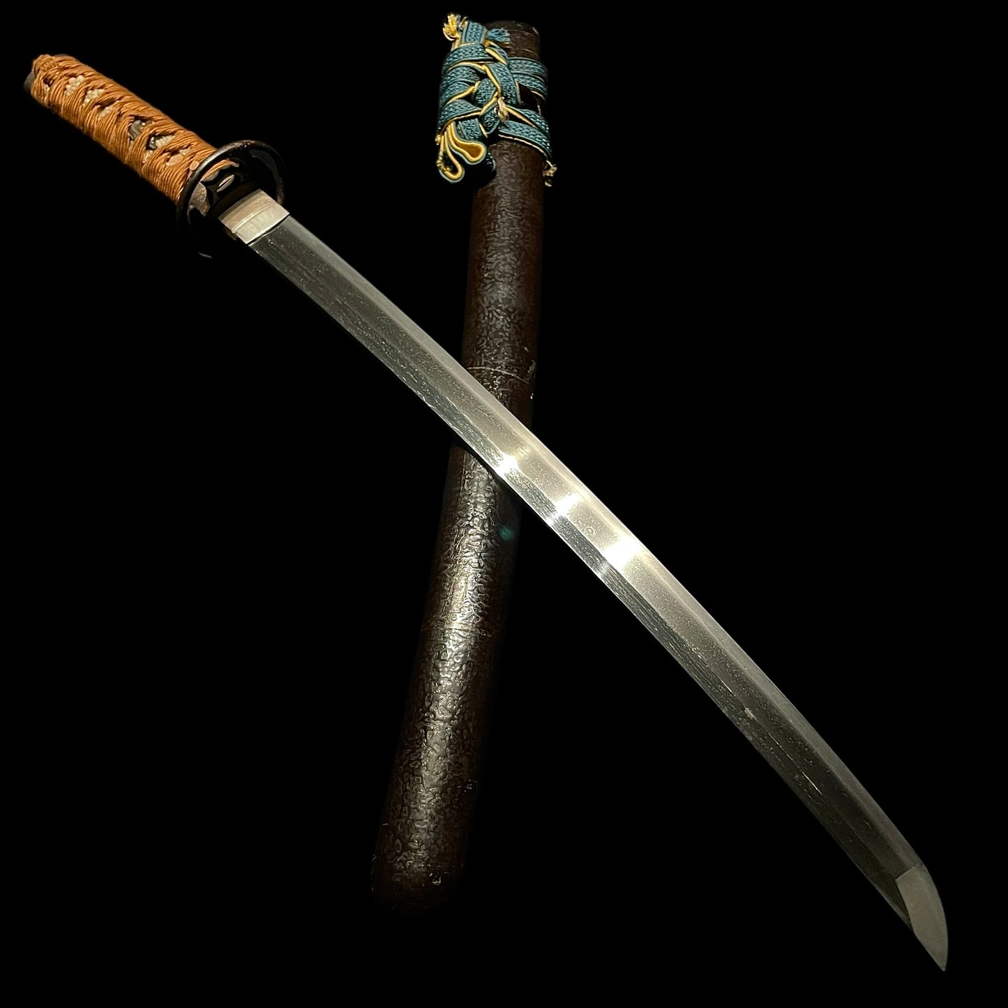 Suguha 直刃 Wakizashi, Thick Sukashi Tsuba, Edo period mumei