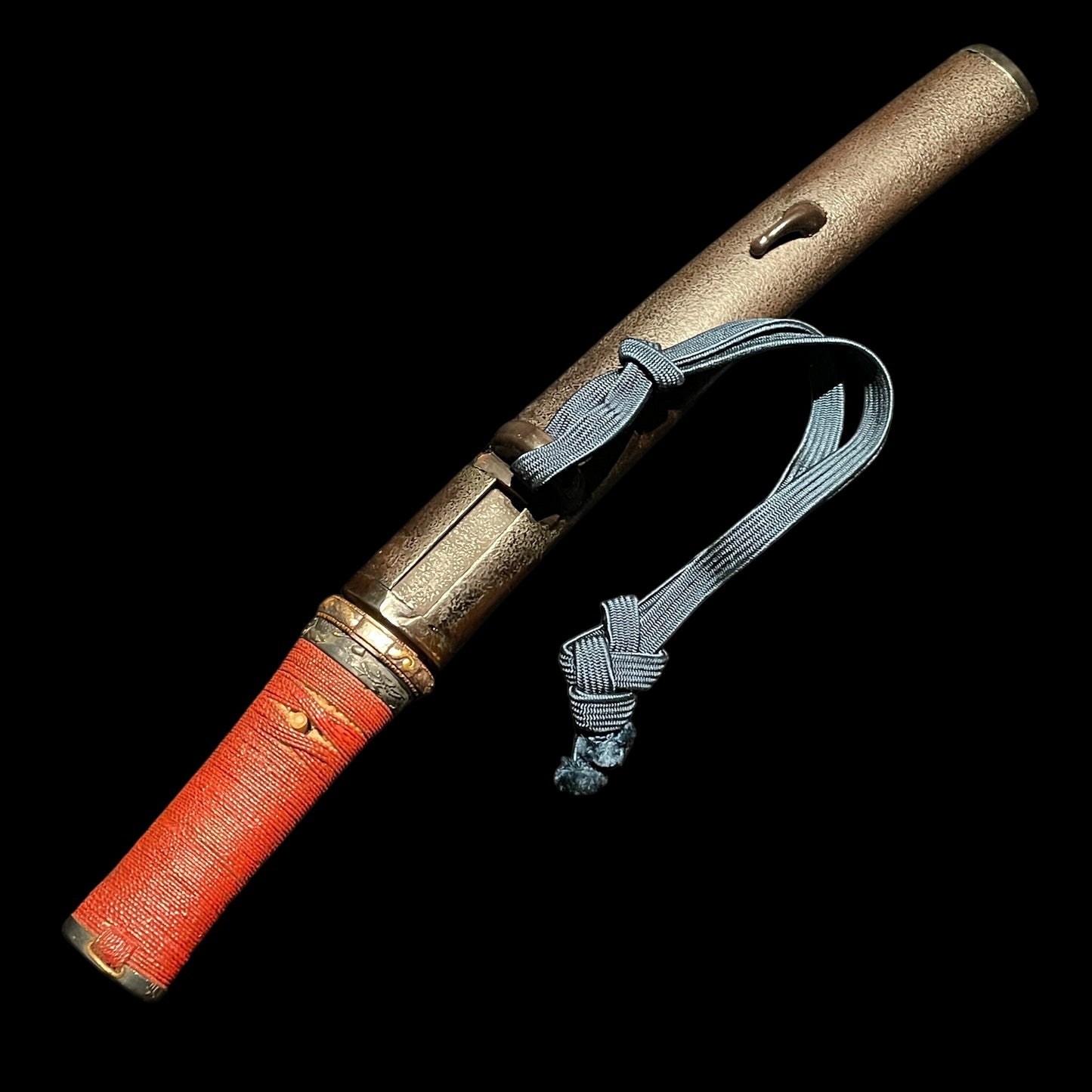 Hirazukuri Red TANTO, Yodomeisho 淀名所 Fuchikashira, with Shirasaya