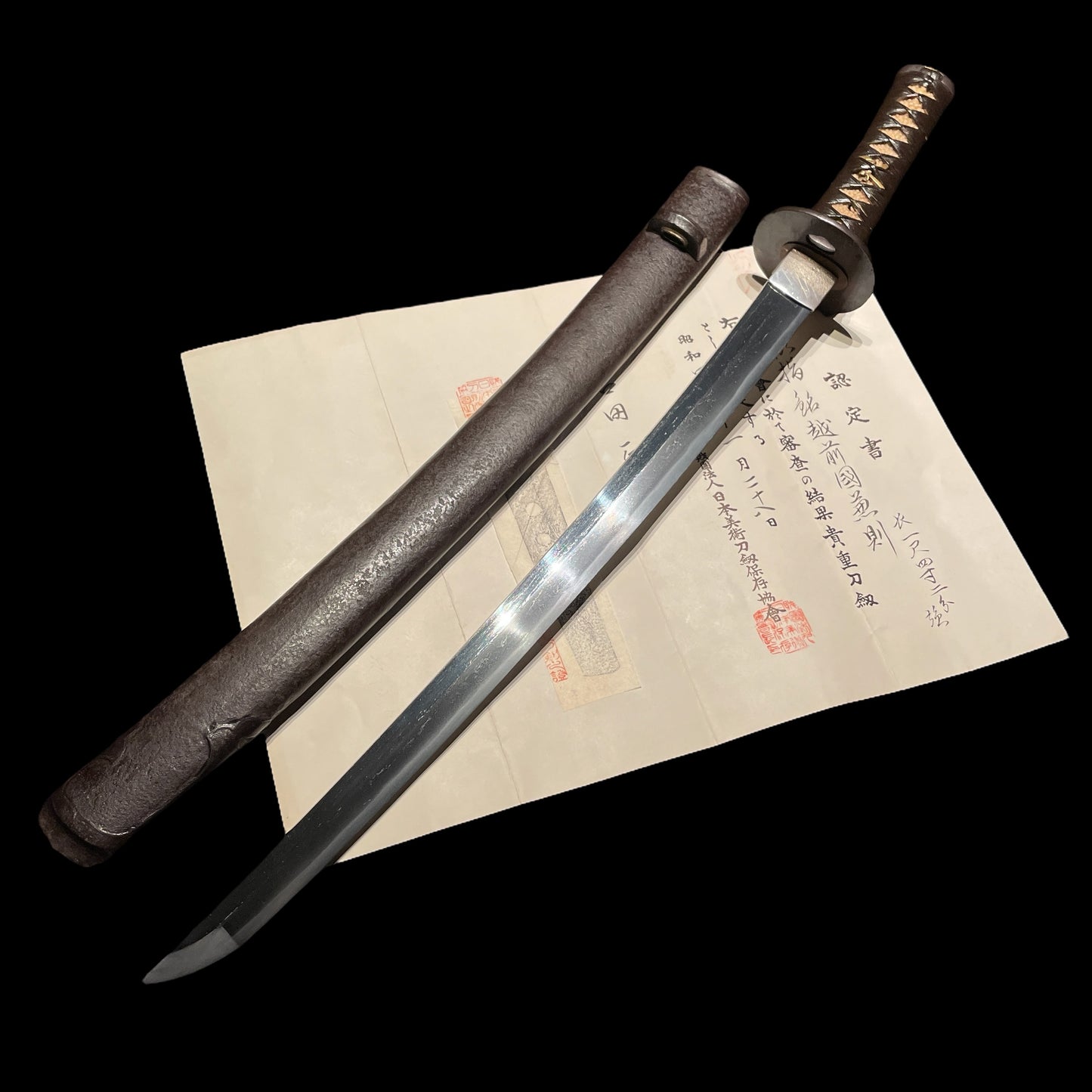 Echizenkoku Kanenori 越前国兼則 signed Wakizashi, Bee Menuki and Iron Fittings