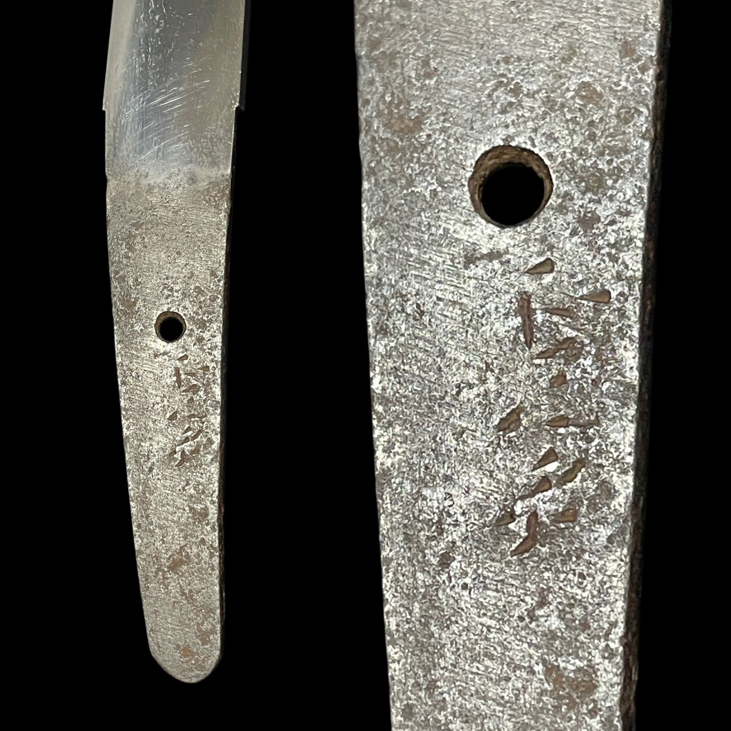 MASAMUNE 正宗 signed Hirazukuri Sunnobi-Tanto in Shirasaya, Homarekizu 誉傷