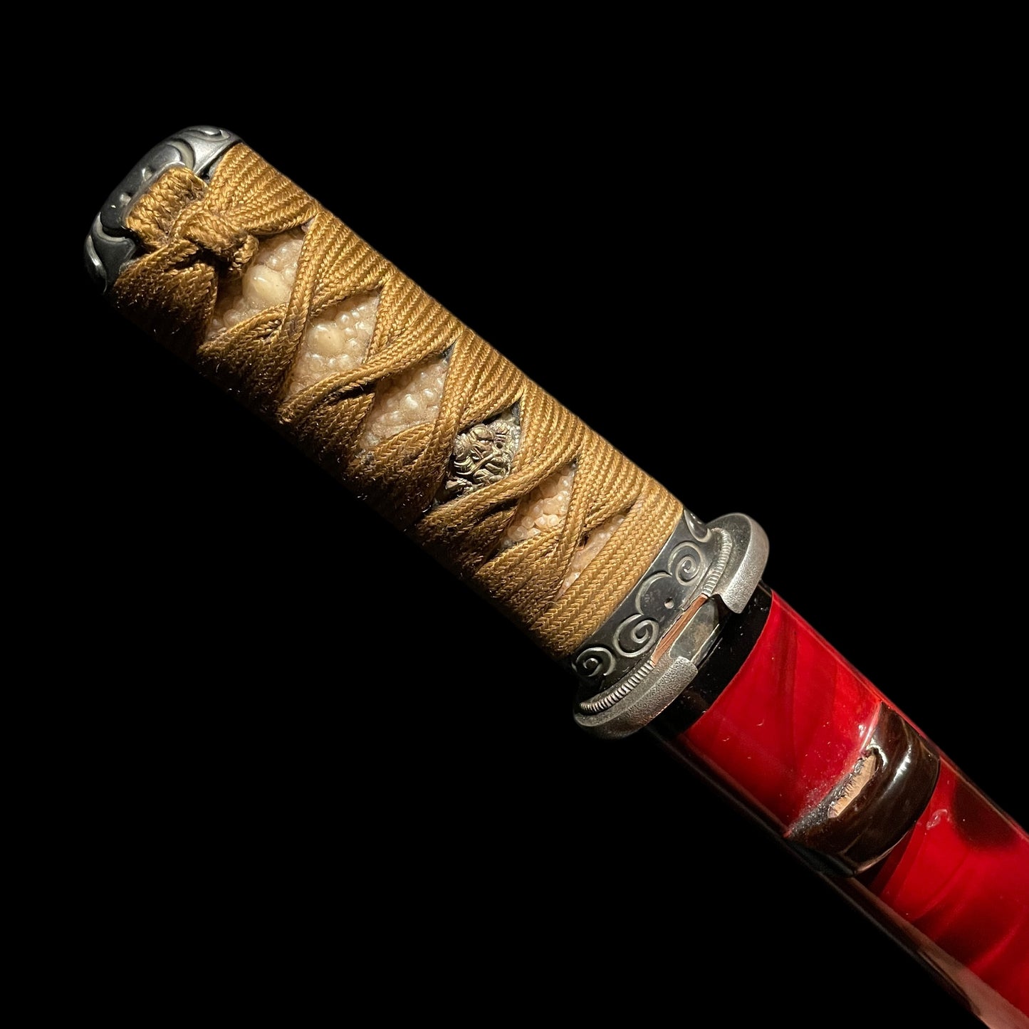 Red TANTO, 包真 Kanezane signed, Guribori 倶利彫 Fuchikashira, Muromachi period