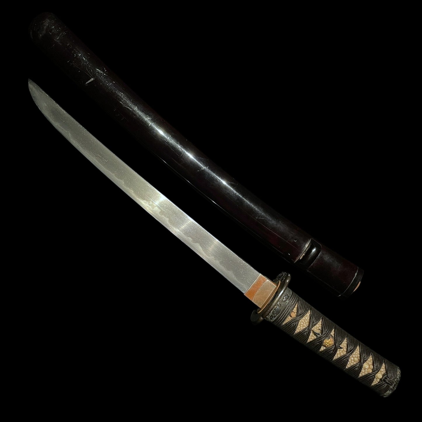 Bat Tsuba and Boar Fuchikashira TANTO, with Kozuka, Muromachi period mumei