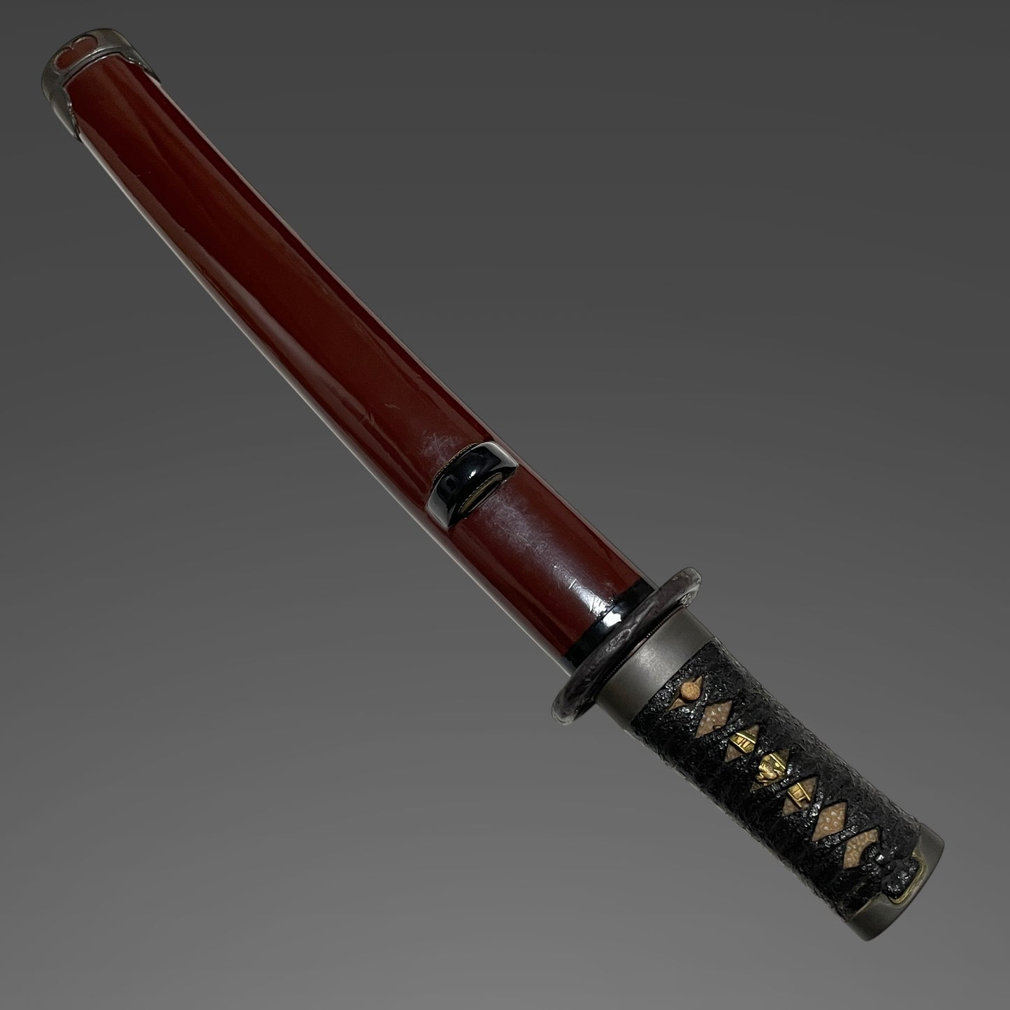 Unokubi-Zukuri Red TANTO, 相州住綱廣 Soshuju Tsunahiro signed, Thick blade, with Kozuka