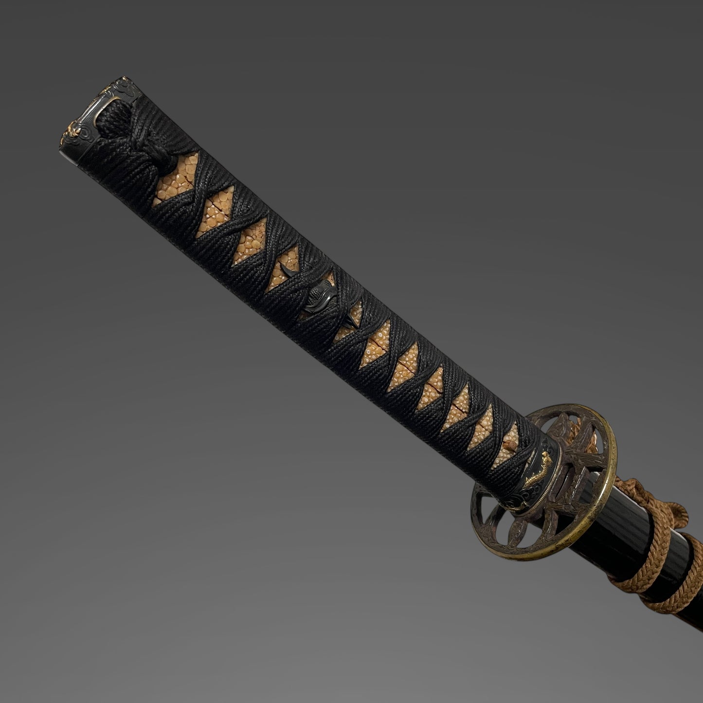 Dragon Fuchikashira, Long Wakizashi, 真鍮散鍔, Muromachi period mumei