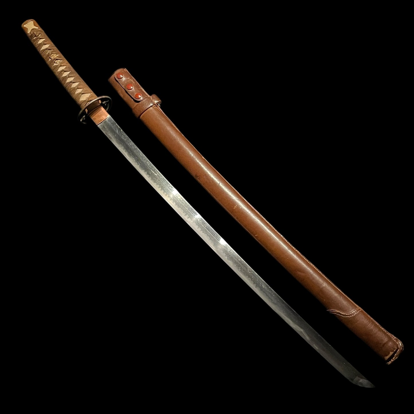 Ryakushiki-GUNTO 略式軍刀, Kanenobu 兼信 signed, Choji-Hamon 丁子刃文