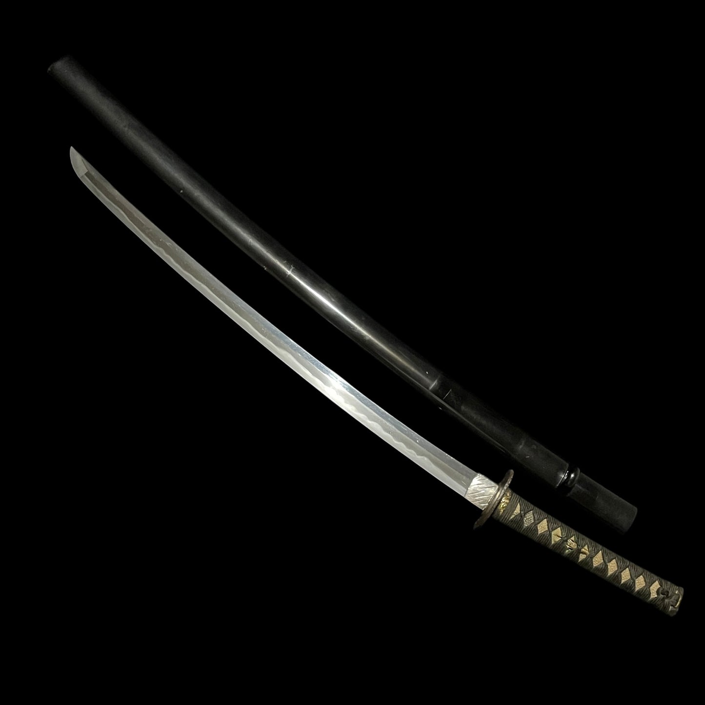 Dragon Fuchikashira Long Wakizashi, Silver Kashu Habaki, Edo period mumei