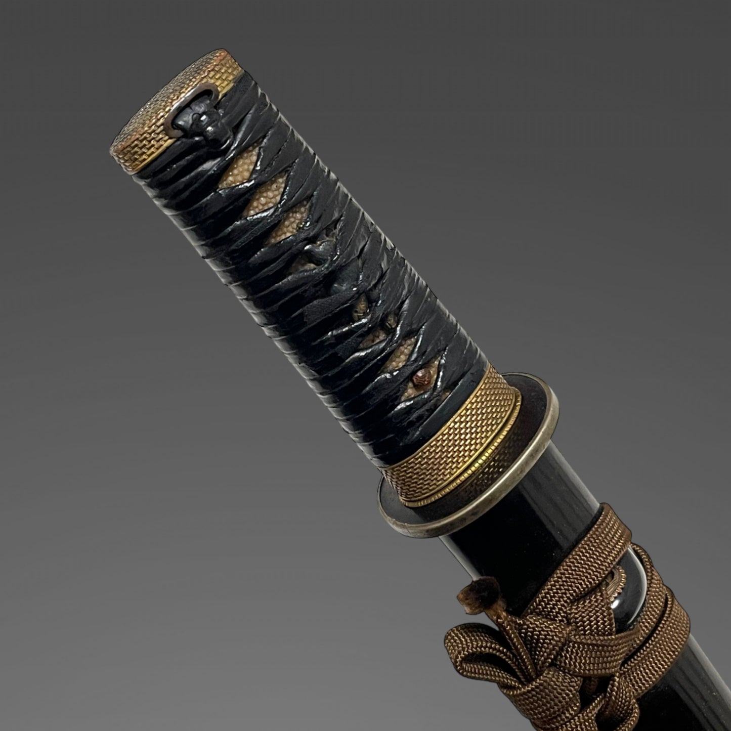 Ajiro 網代 Golden Fuchikashira TANTO, wit Kozuka, Boar Menuki, Edo period mumei