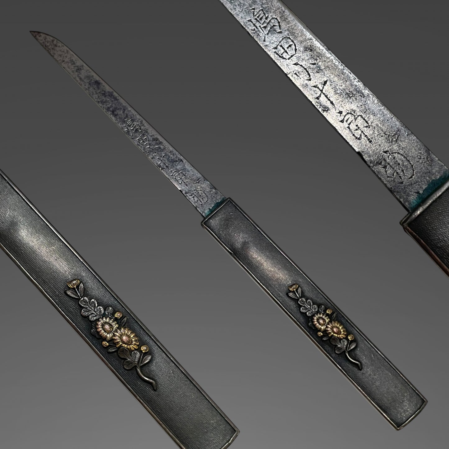 Unokubi-Zukuri 鵜首造 Wakizashi, Crab Fuchikashira, Signed Kozuka, Edo period mumei