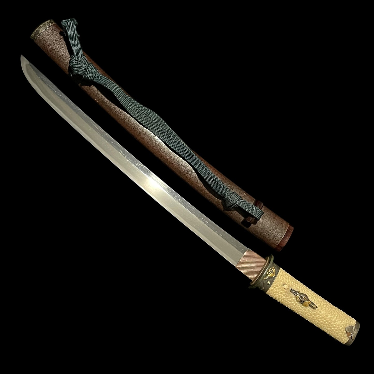 Shobuzukuri Aikuchi Wakizashi, Takarazukushi Fuchikashira, Muromachi period mumei