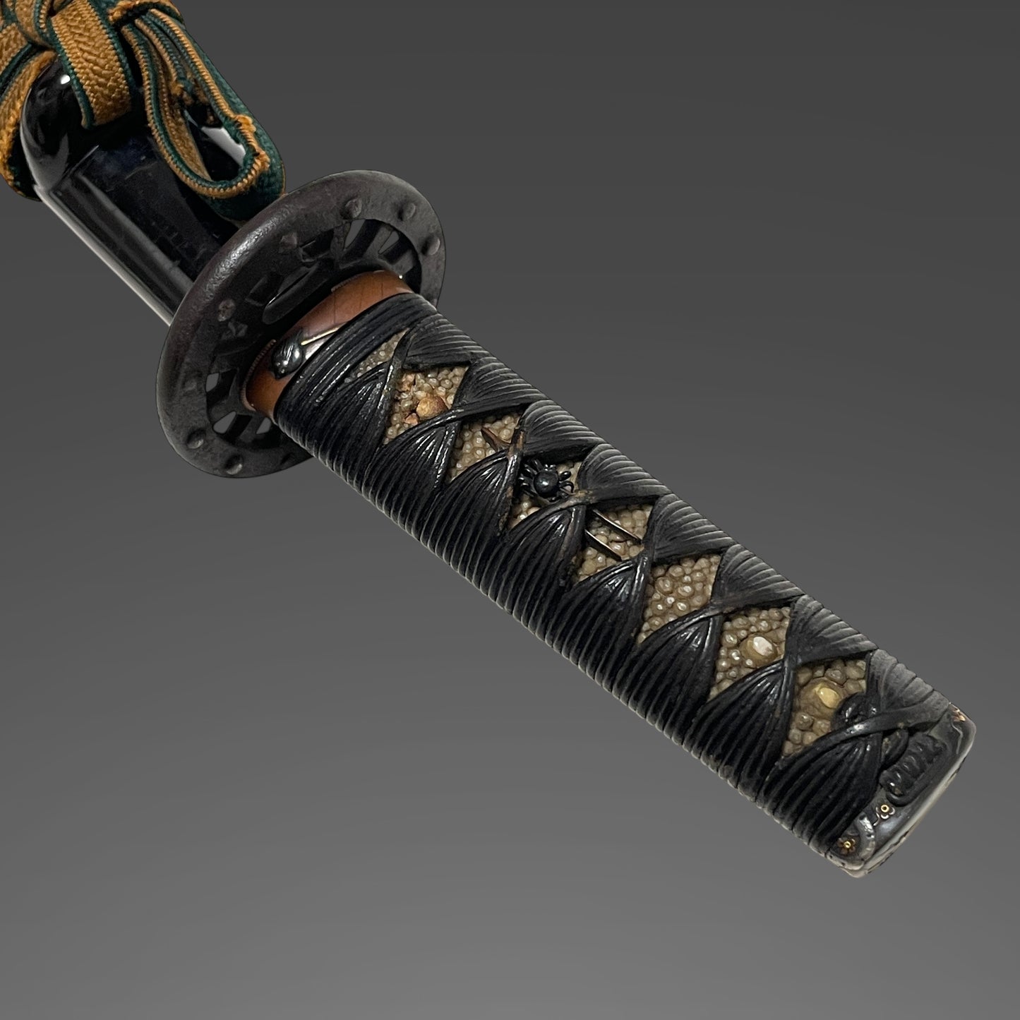 High-grade Fittings WAKIZASHI, Spider Menuki, Owl Fuchi, Edo period mumei