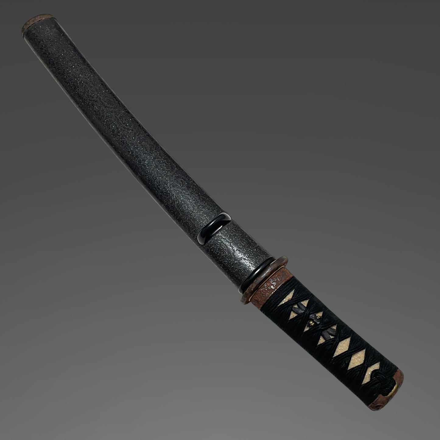 Unmon Aogaichirashi Saya 雲紋青貝散鞘 TANTO, Dragonfly Menuki, Late Edo period mumei
