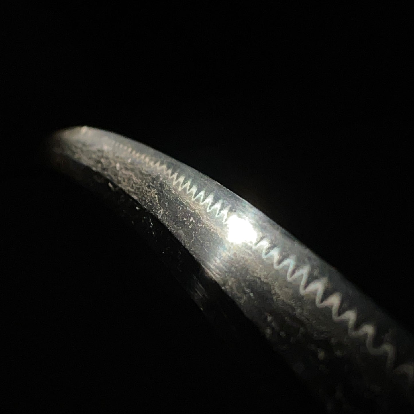 Gunome-Midare KATANA, Plum and Axe Fuchikashira, Muromachi period mumei