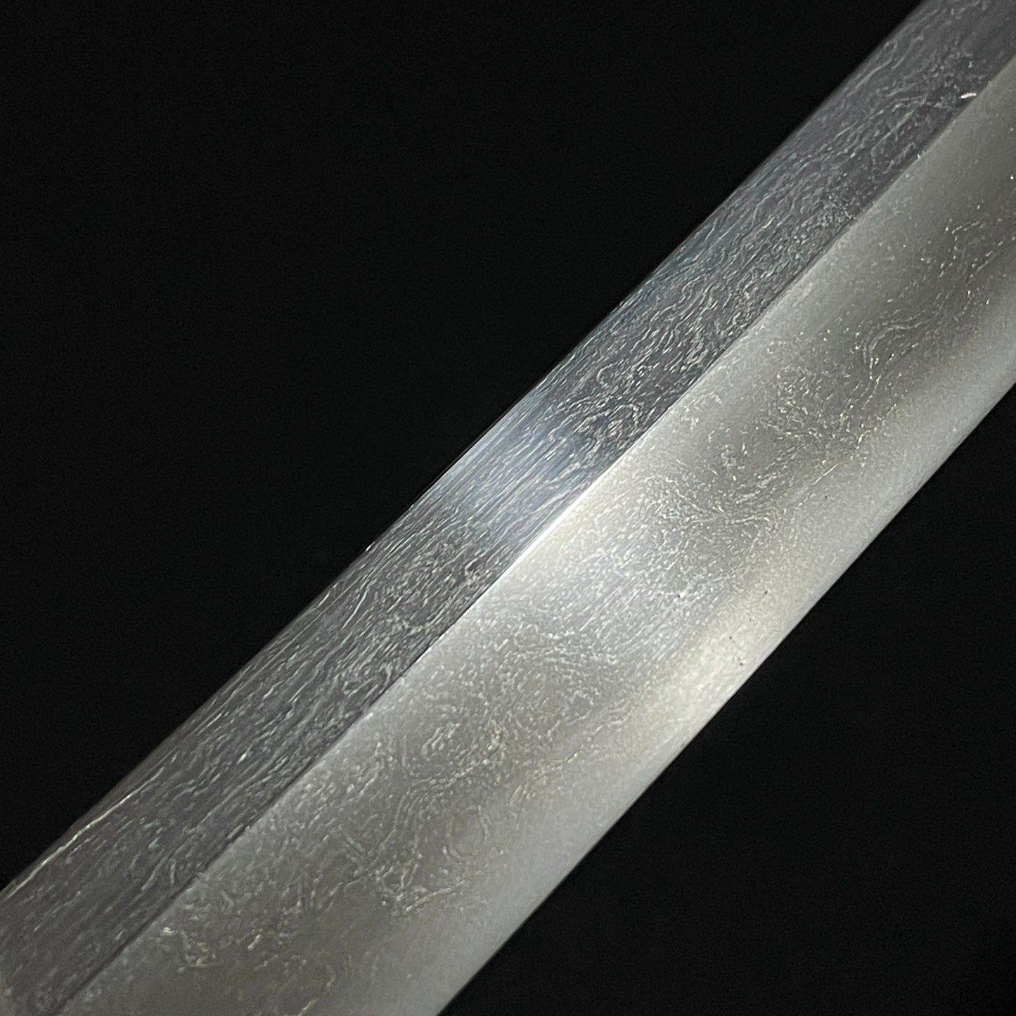 Oshuju Tsunafusa 奥州住綱房 signed Shobuzukuri Wakizashi, Wide and Heavy Blade,