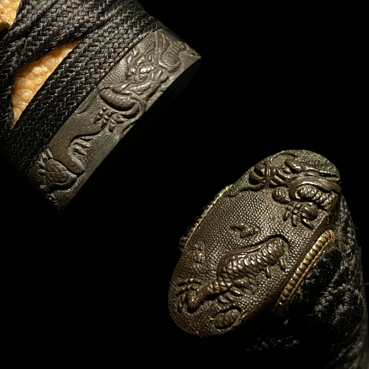 Dragon Fittings WAKIZASHI, Edo period mumei, with Shirasaya