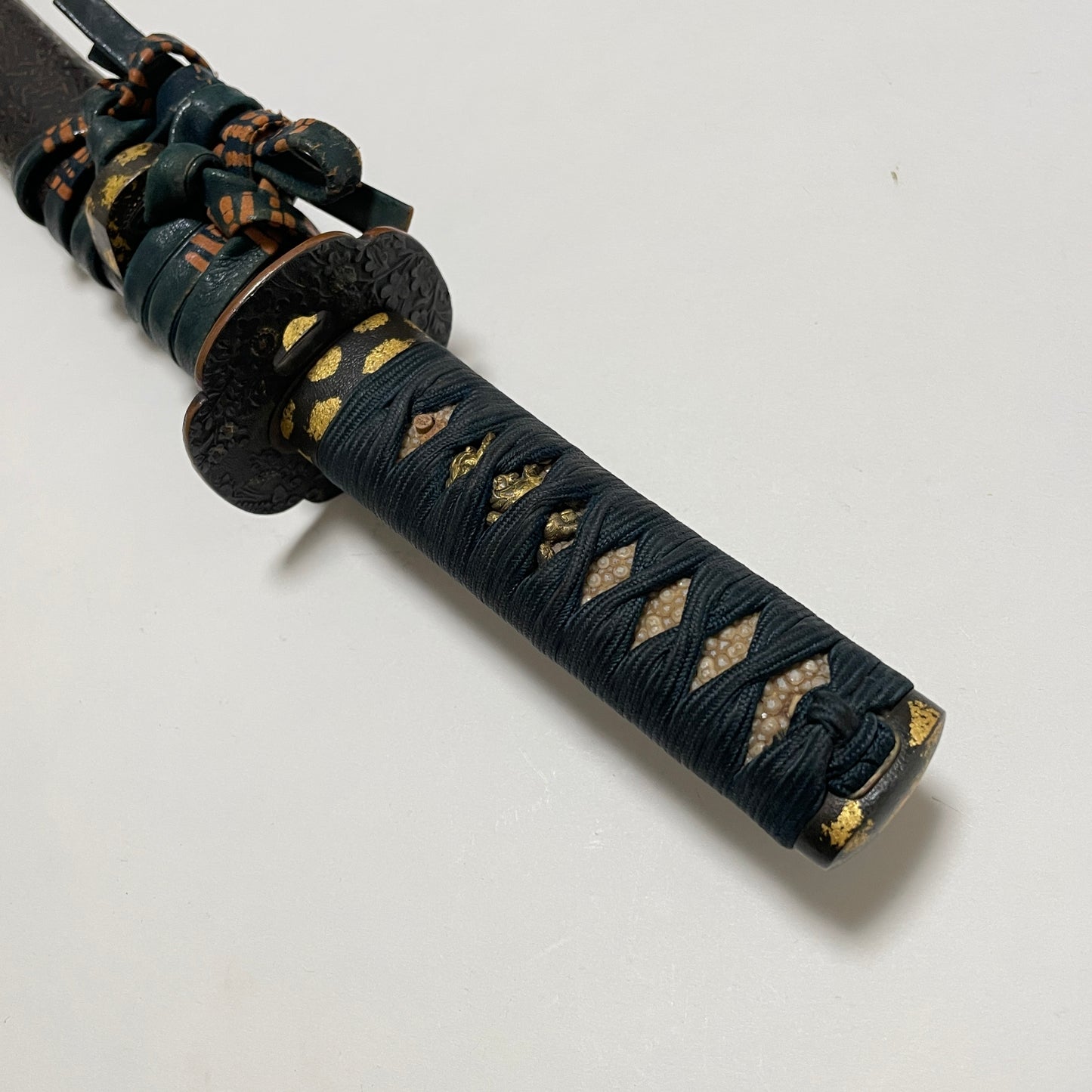 Kanesugi 兼杦 signed Sunnobi-TANTO 寸延短刀, Late Muromachi period