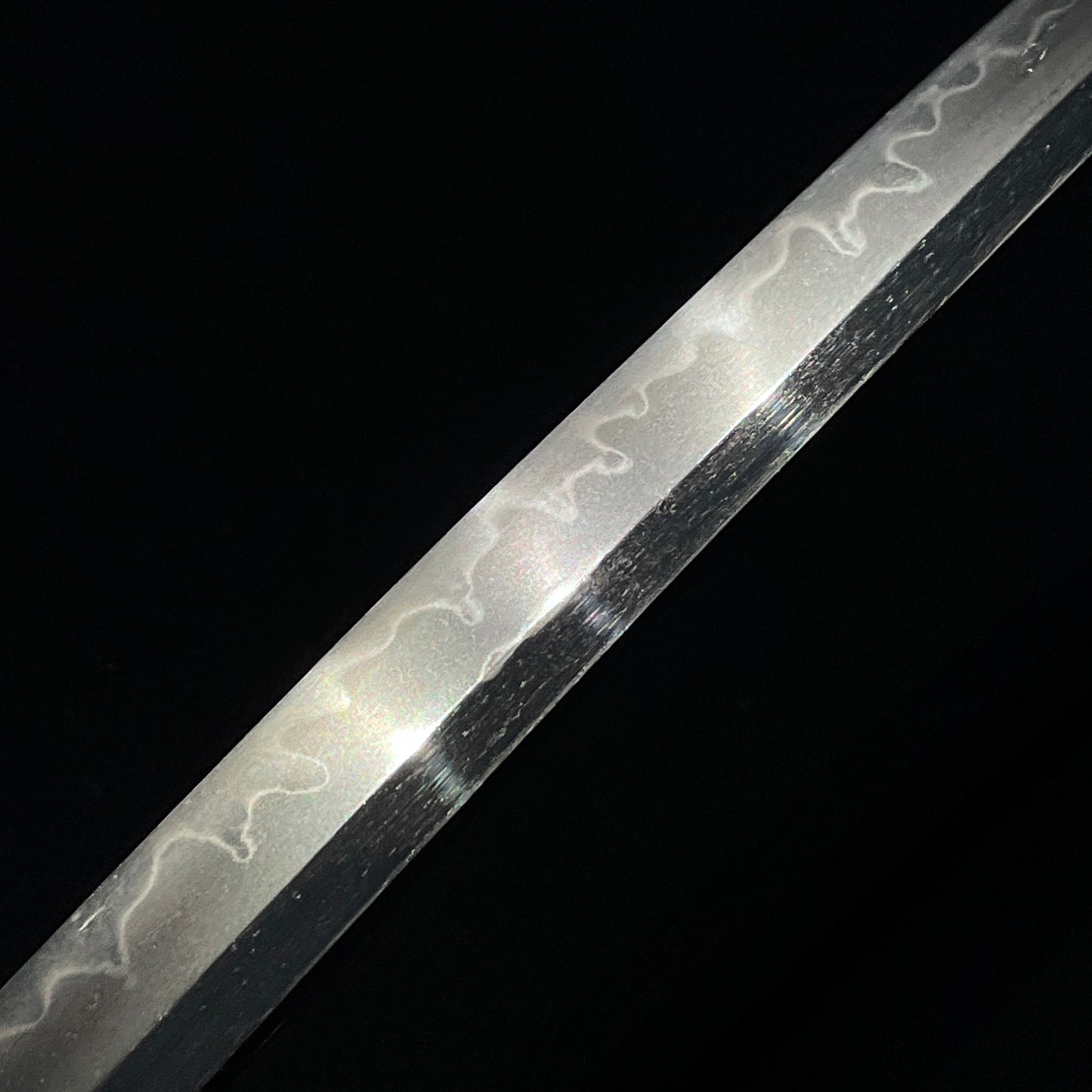 Amazing Hamon Long Wakizashi, Late Muromachi period