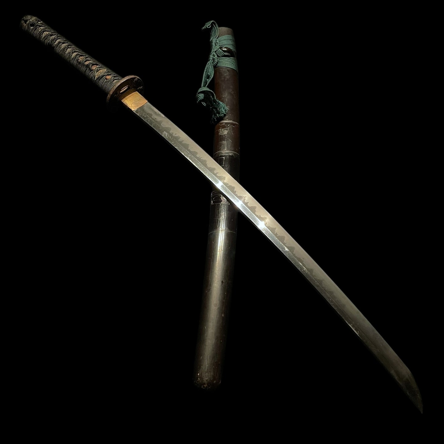 Amazing Hamon WAKIZASHI, Dragon Tsuba, Oosaka Shinto 大阪新刀, Edo period