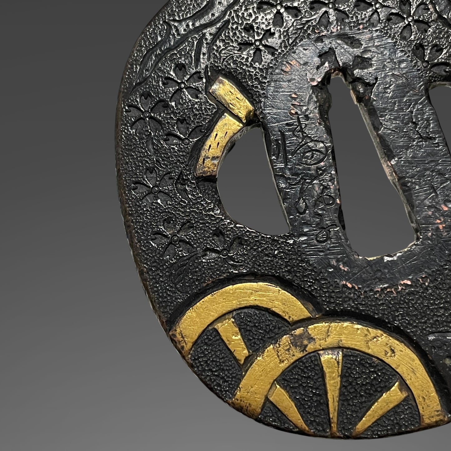 Ichiryu Tomoyoshi 一柳友善 signed Fuchi, Handachi-Koshirae 半太刀拵 Wakizashi, Edo period mumei